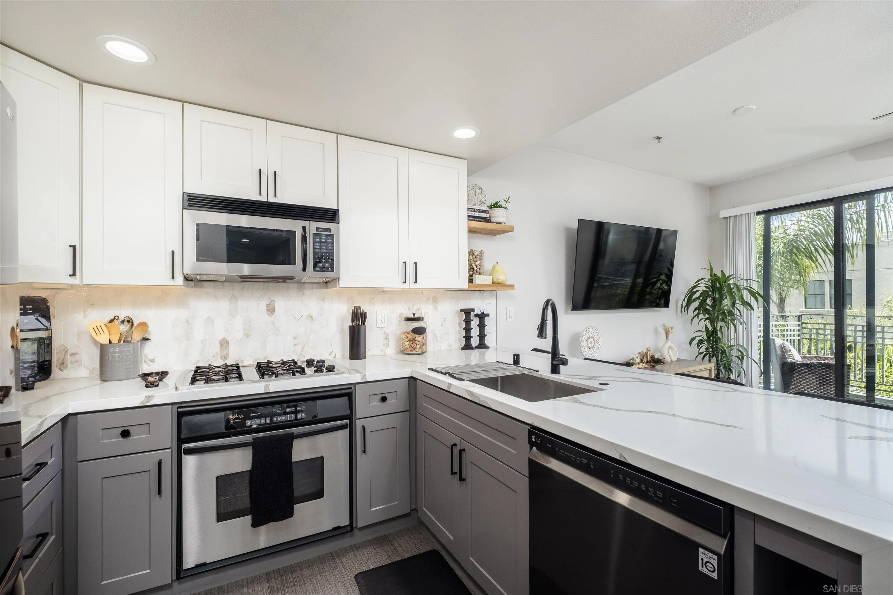 https://cdn.realtyfeed.com/cdn/127/260018038/4fd4c281bbf80449769a2cb0ad57d7ad.webp
