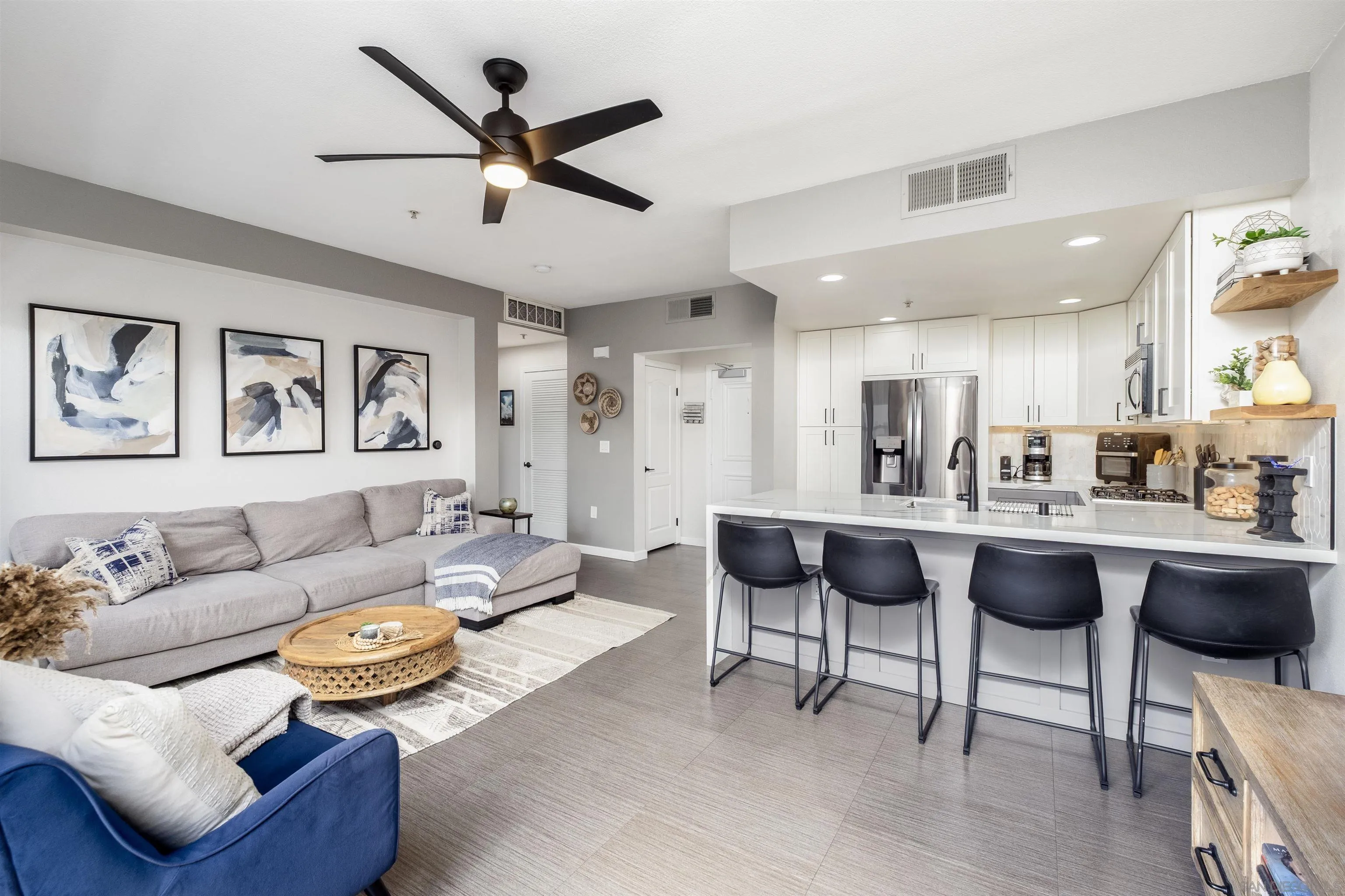 https://cdn.realtyfeed.com/cdn/127/260018038/6d609edcb2a5f01e4c4244c44498e97f.webp