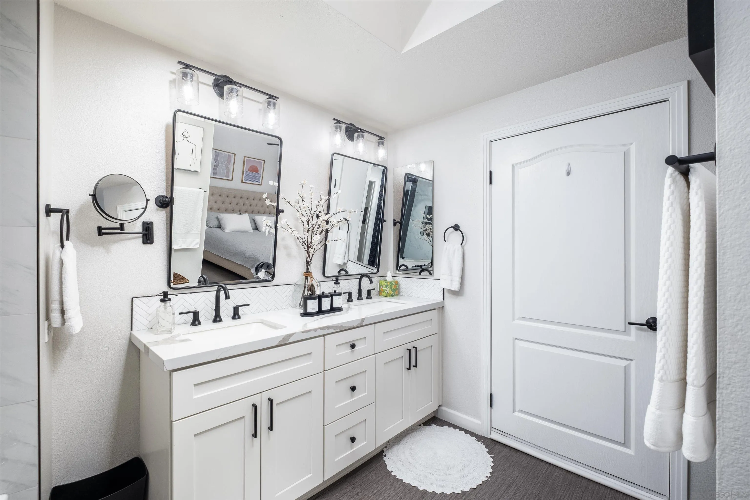 https://cdn.realtyfeed.com/cdn/127/260018038/ce791f557d43cf3c9ed9beac23a87f0b.webp