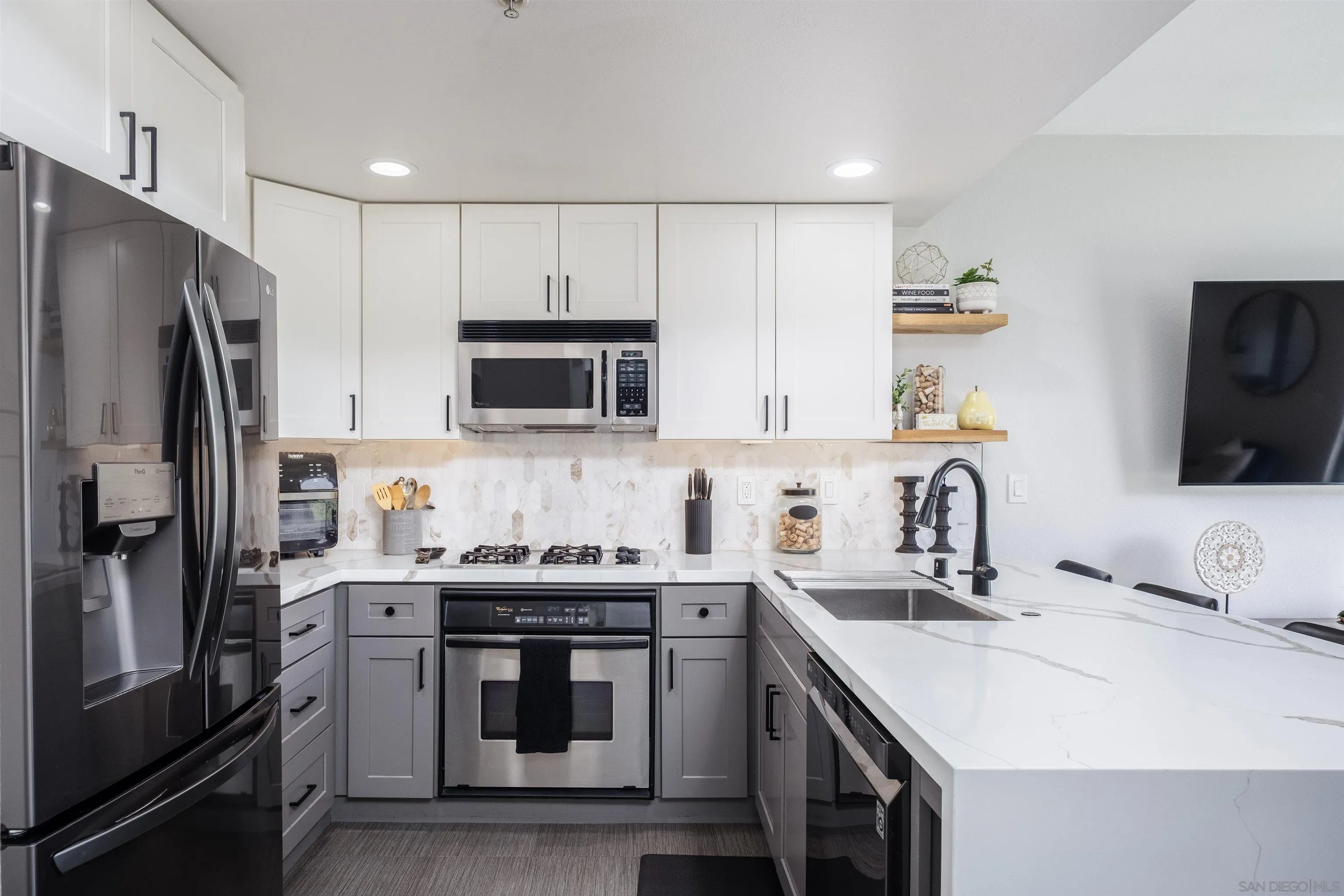 https://cdn.realtyfeed.com/cdn/127/260018038/d39d0f3fea86469428033d7e9d8a0322.webp