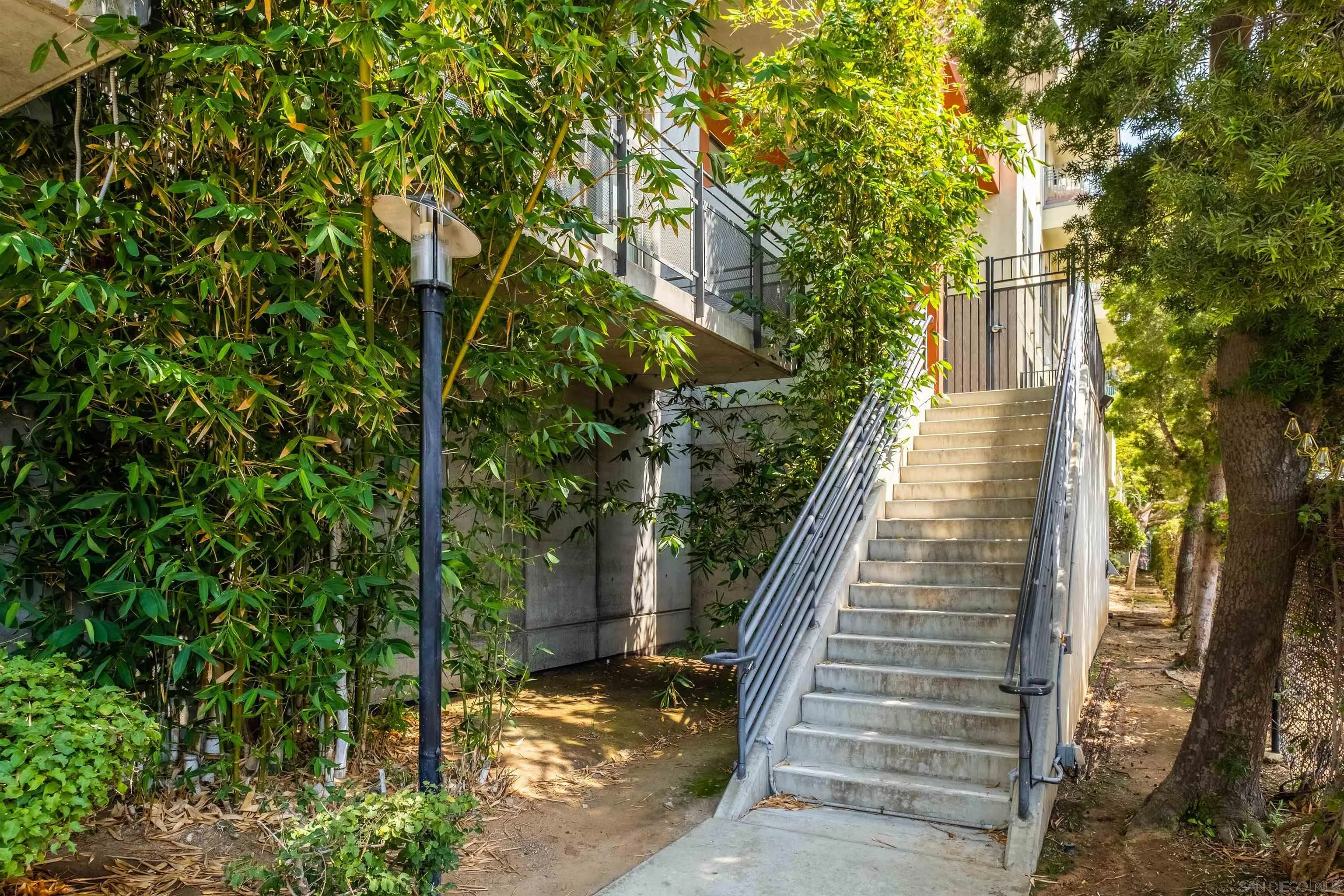 https://cdn.realtyfeed.com/cdn/127/260018038/db77ae354998cfa5fb276f469b58cafb.webp