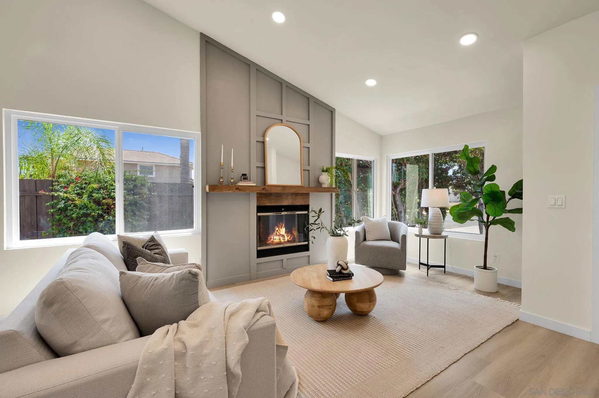 https://cdn.realtyfeed.com/cdn/127/260018040/091b118dac3b80bf562b897a283ce7e9.webp