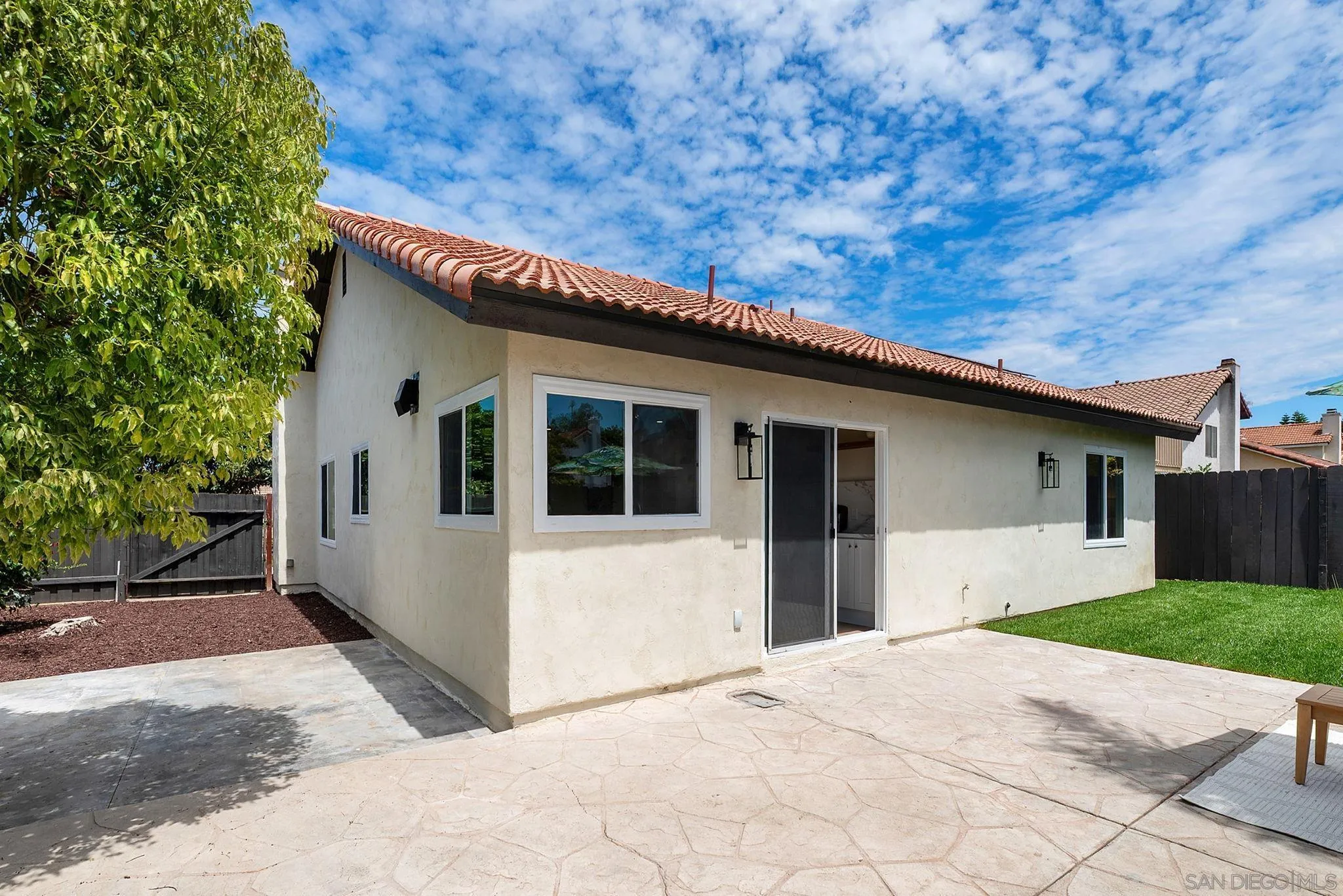 https://cdn.realtyfeed.com/cdn/127/260018040/1db39d95665ed16a2acc40aea6fa92e6.webp