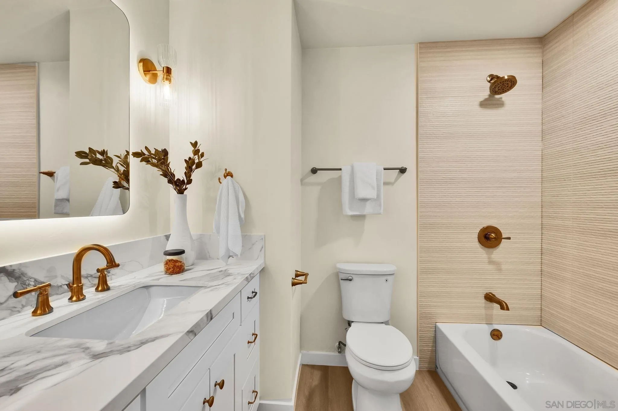 https://cdn.realtyfeed.com/cdn/127/260018040/215651ec3e0f35cd1418b7aed263f846.webp