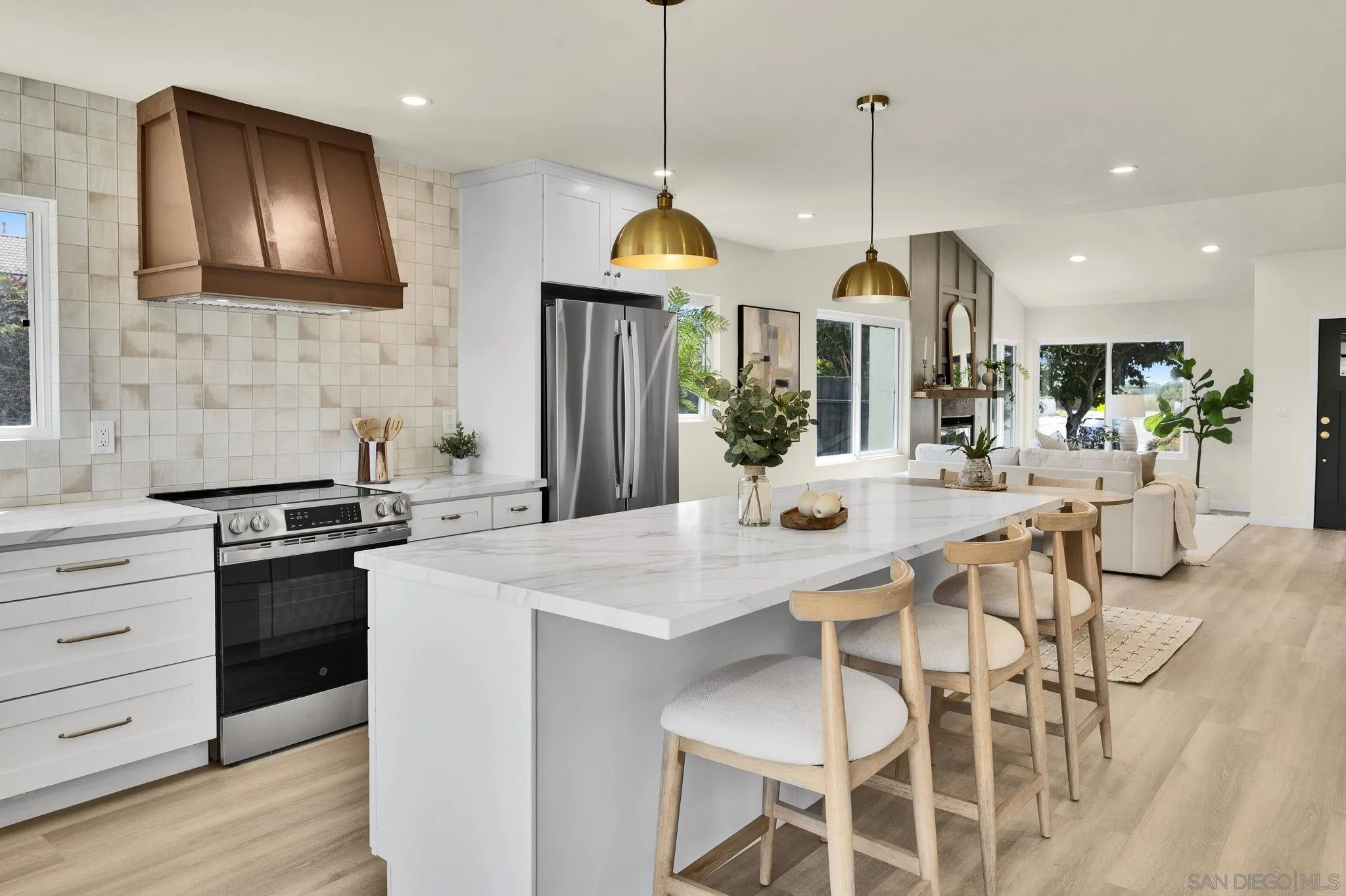 https://cdn.realtyfeed.com/cdn/127/260018040/504c73e9bc44369182ac6007fb243439.webp