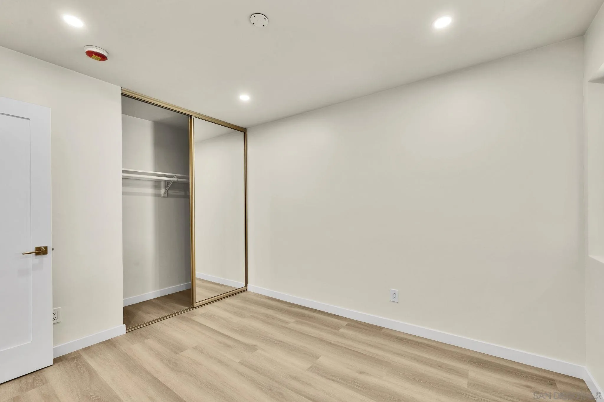 https://cdn.realtyfeed.com/cdn/127/260018040/61f967a86053a85fd38790b96044285a.webp
