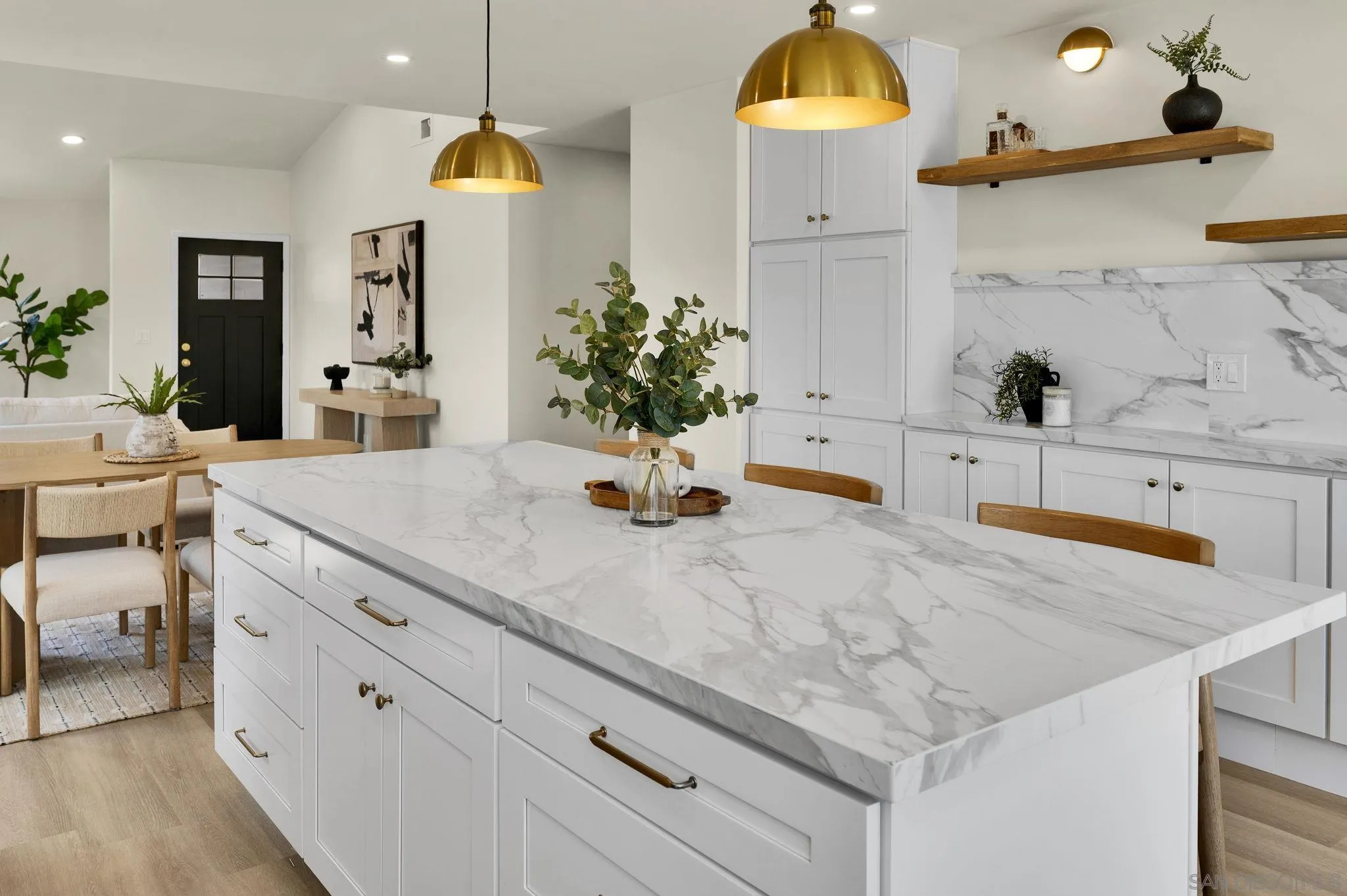https://cdn.realtyfeed.com/cdn/127/260018040/6d1337d809756dc612db426af0dfa438.webp