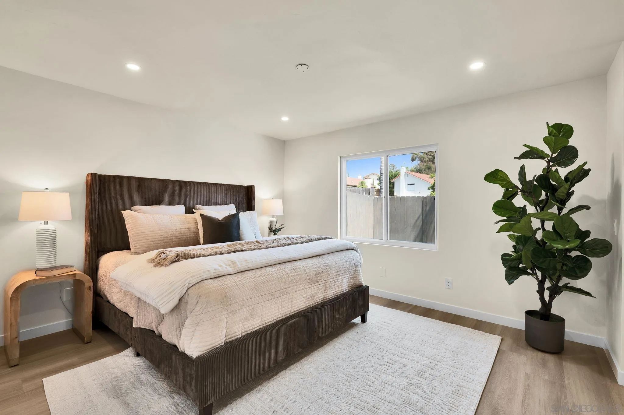 https://cdn.realtyfeed.com/cdn/127/260018040/6f5050a7ba225bb1ee49ea6e24f6cf00.webp