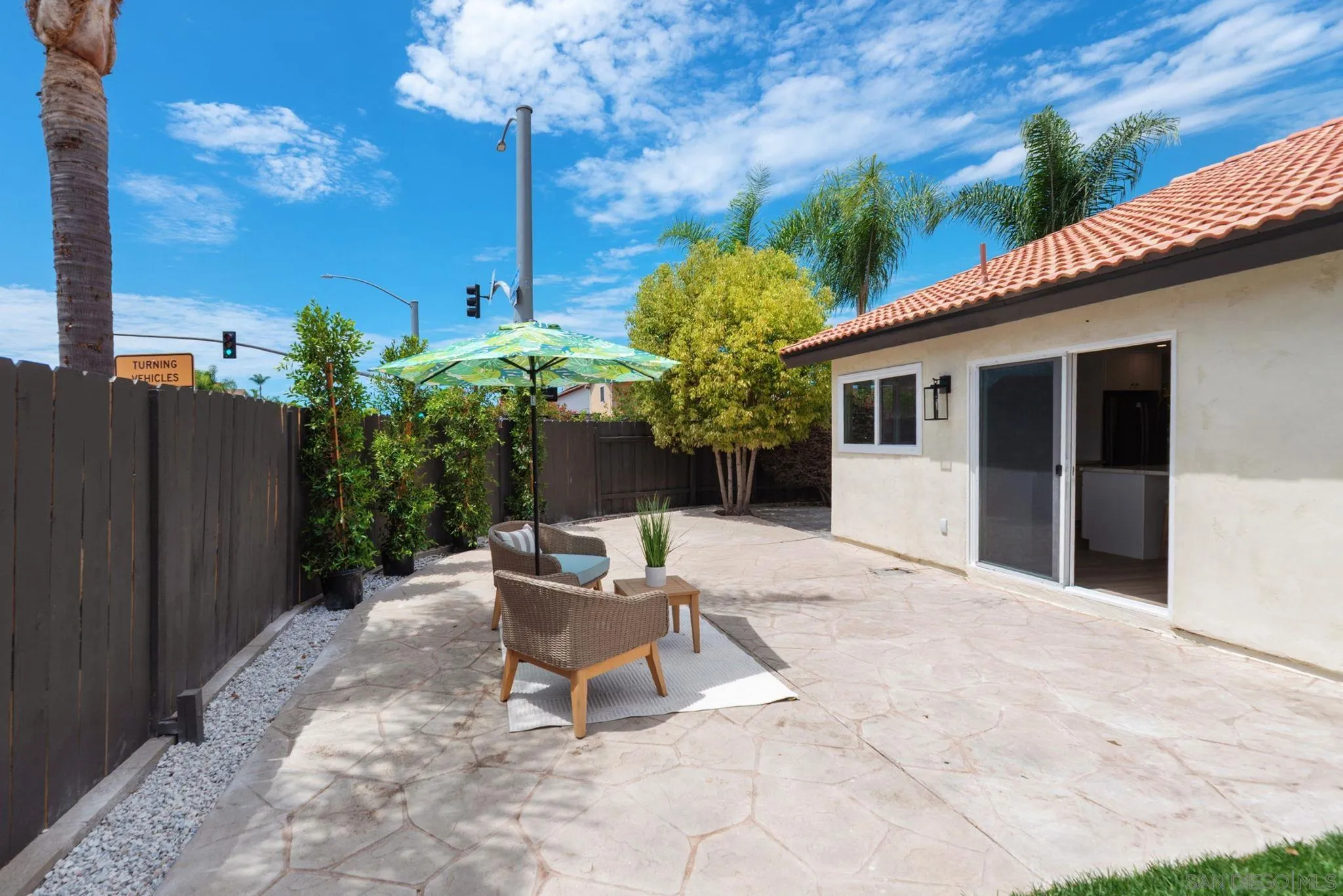 https://cdn.realtyfeed.com/cdn/127/260018040/c3b9f1a7b92365895b4b727b7e90dea4.webp