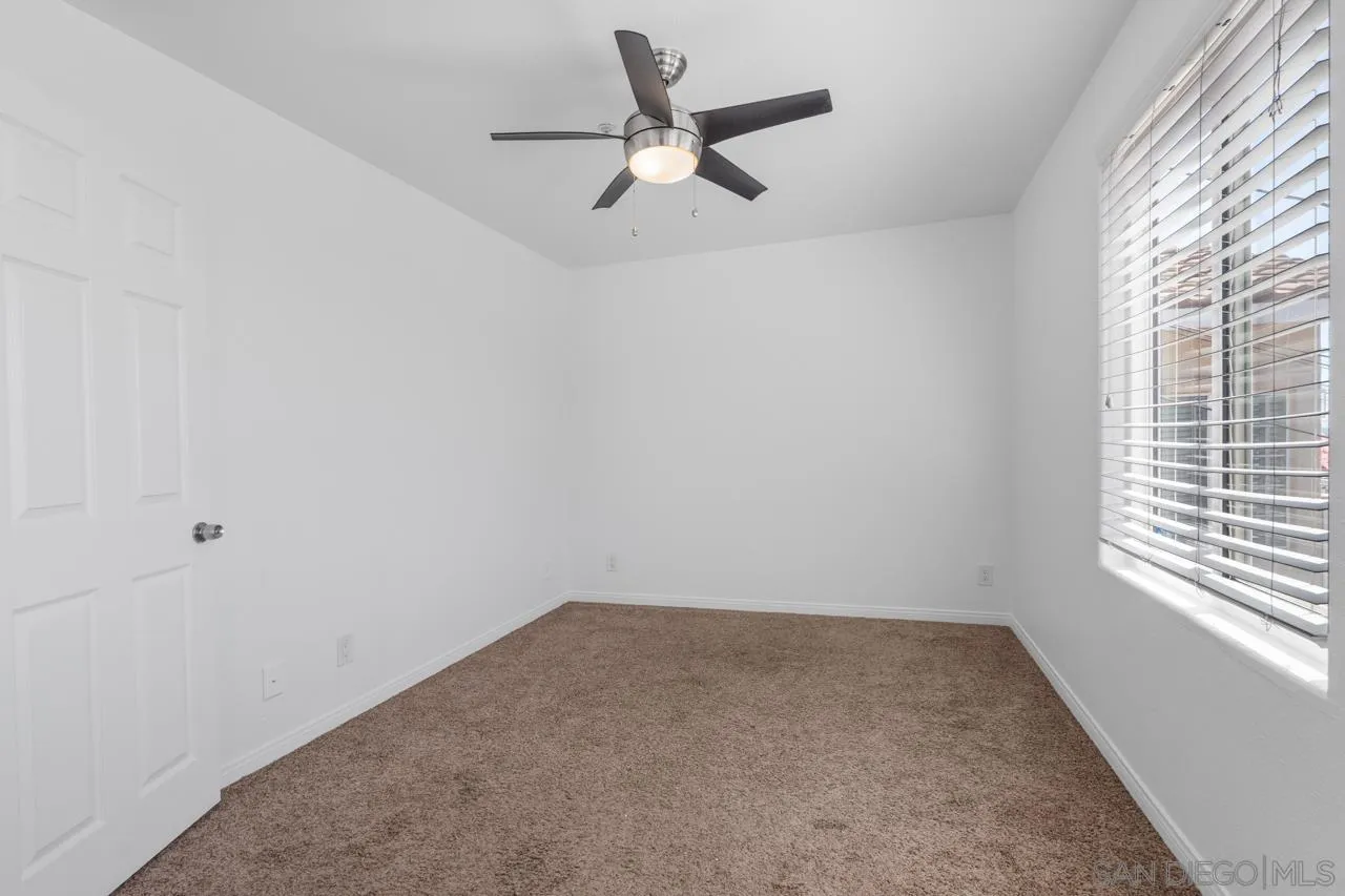 https://cdn.realtyfeed.com/cdn/127/260018051/02f4f10bf5c6552cef47c11c3f02db29.webp