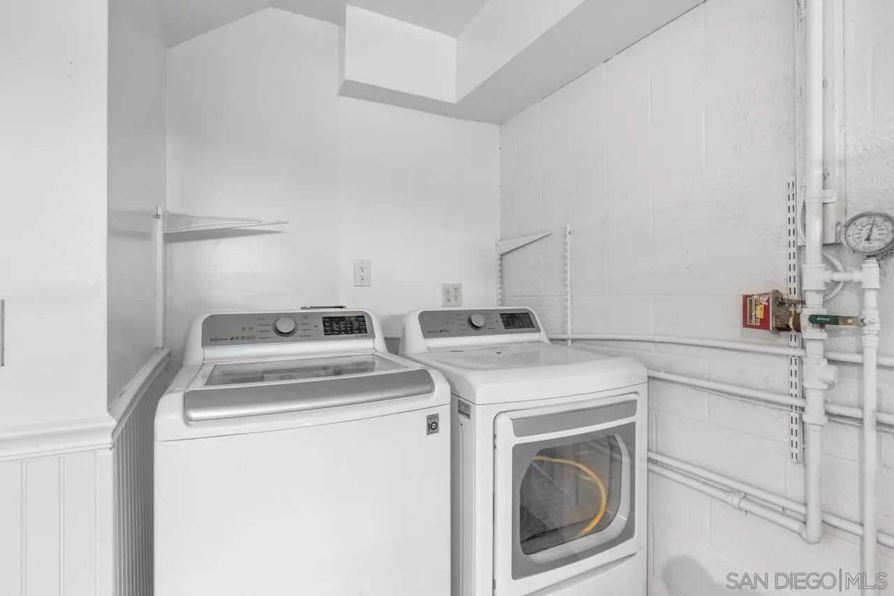 https://cdn.realtyfeed.com/cdn/127/260018051/174e4558cf1b98394bbc419bfe010893.webp