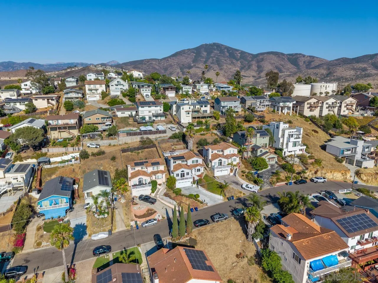 https://cdn.realtyfeed.com/cdn/127/260018051/409b194f59269220e3f0adc37f9702cb.webp