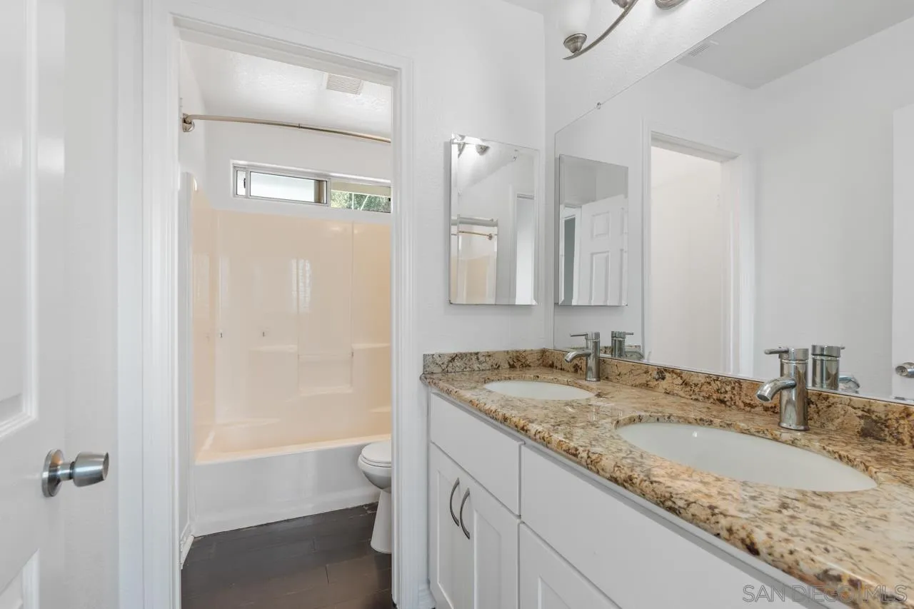 https://cdn.realtyfeed.com/cdn/127/260018051/47e918d1aa9d6e0709a8774b7cac3ef7.webp