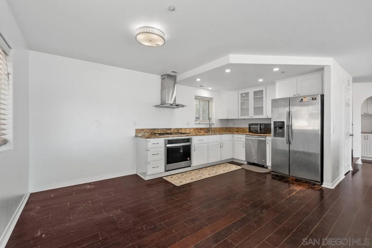 https://cdn.realtyfeed.com/cdn/127/260018051/6889190d7bb11140d448fe348a4aa36e.webp