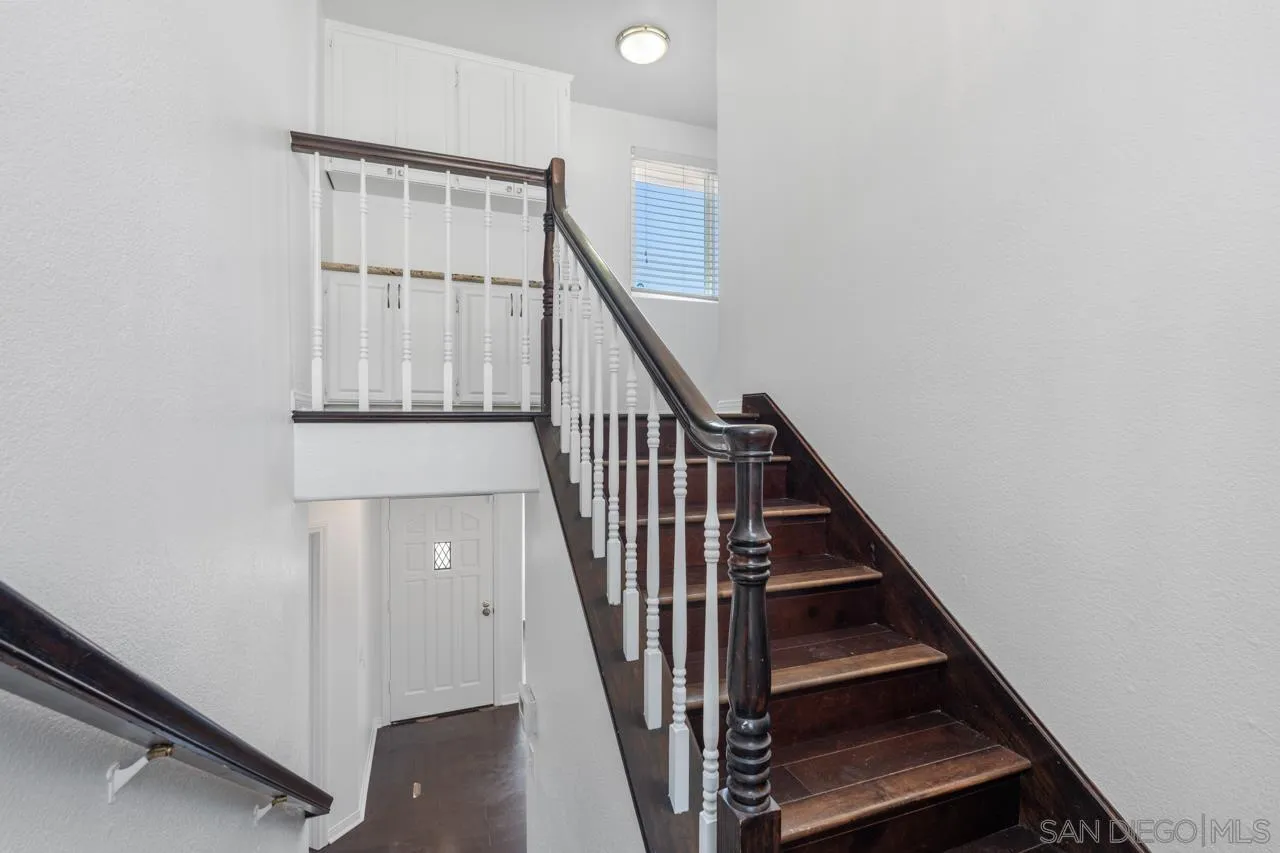 https://cdn.realtyfeed.com/cdn/127/260018051/794a2131be0a1035ecc85bf17c09f369.webp