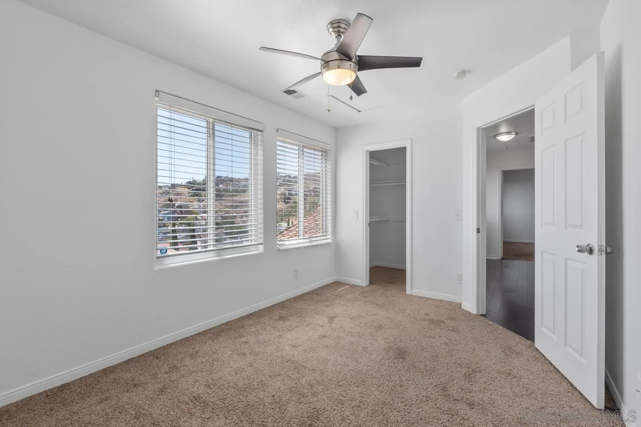 https://cdn.realtyfeed.com/cdn/127/260018051/a42164c6a29902fe33f32db113ee3017.webp