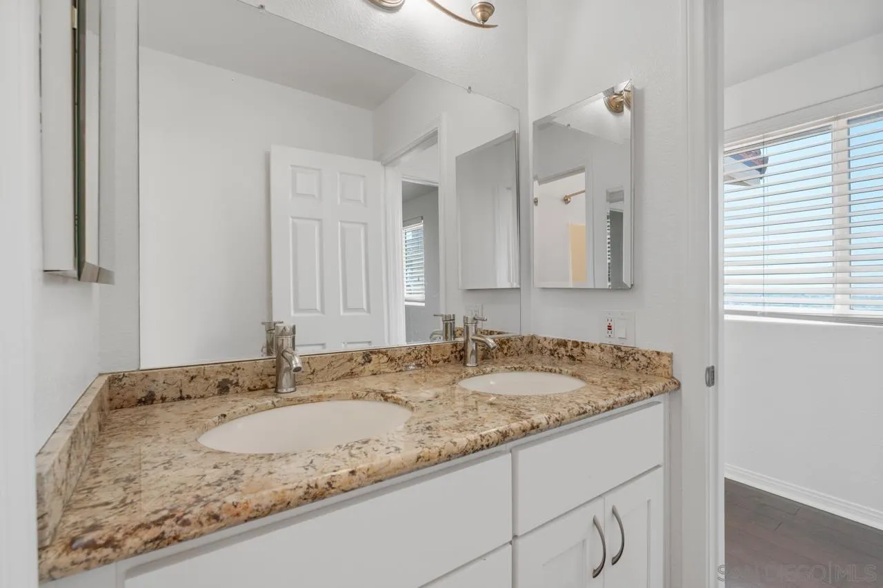 https://cdn.realtyfeed.com/cdn/127/260018051/a69a8e3e51539e9b0d52b6ccdf5e91fc.webp