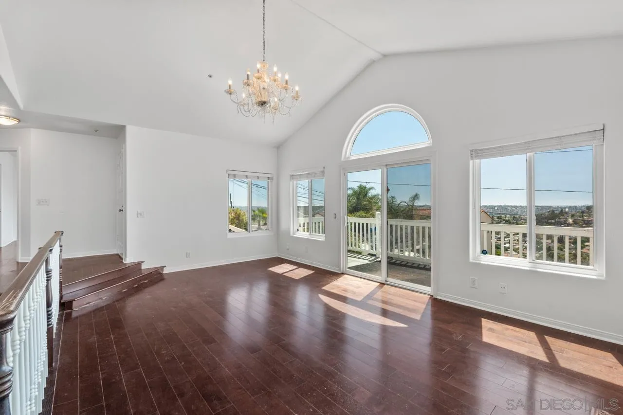 https://cdn.realtyfeed.com/cdn/127/260018051/ad2d55704da2caf2ab85cc59af0d458d.webp