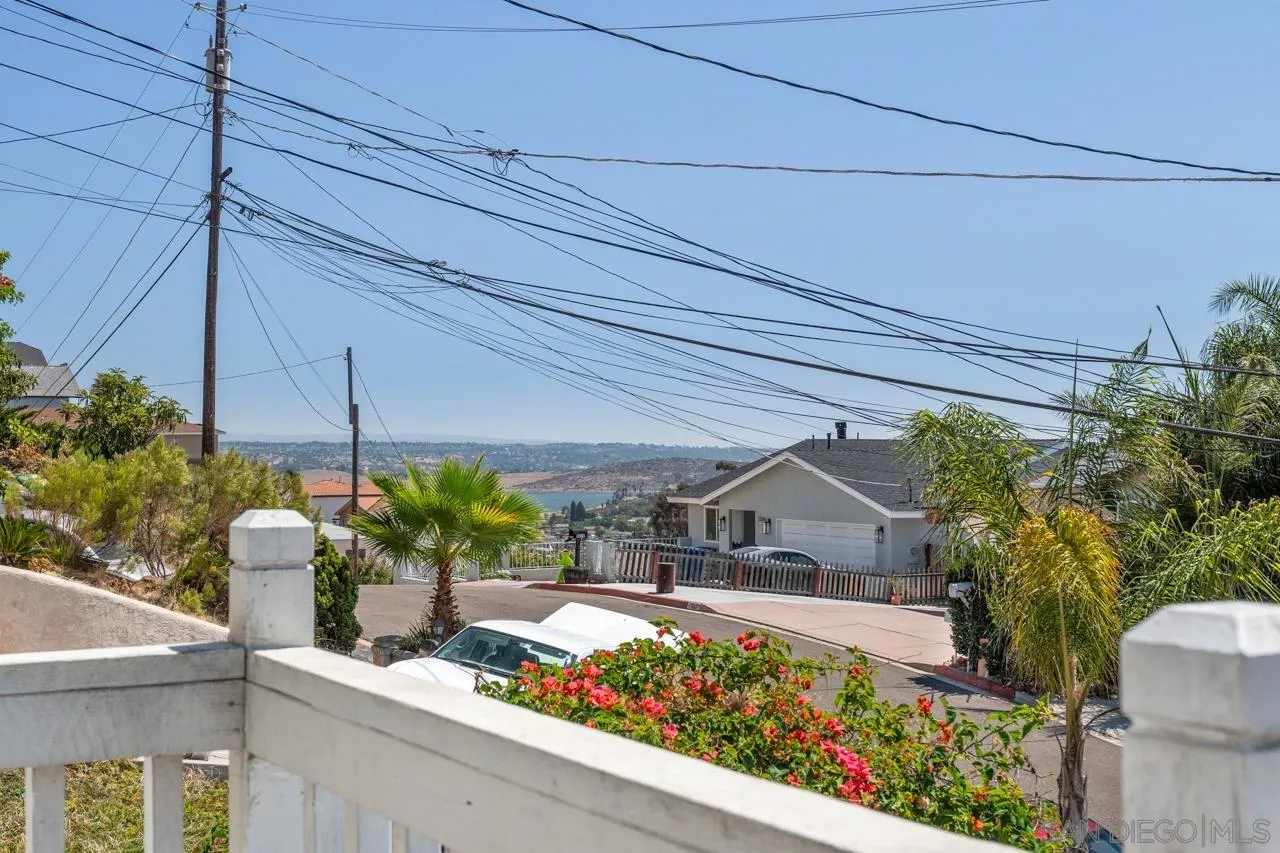 https://cdn.realtyfeed.com/cdn/127/260018051/d4d1b64ac82db8ea23119b6aae11e08b.webp