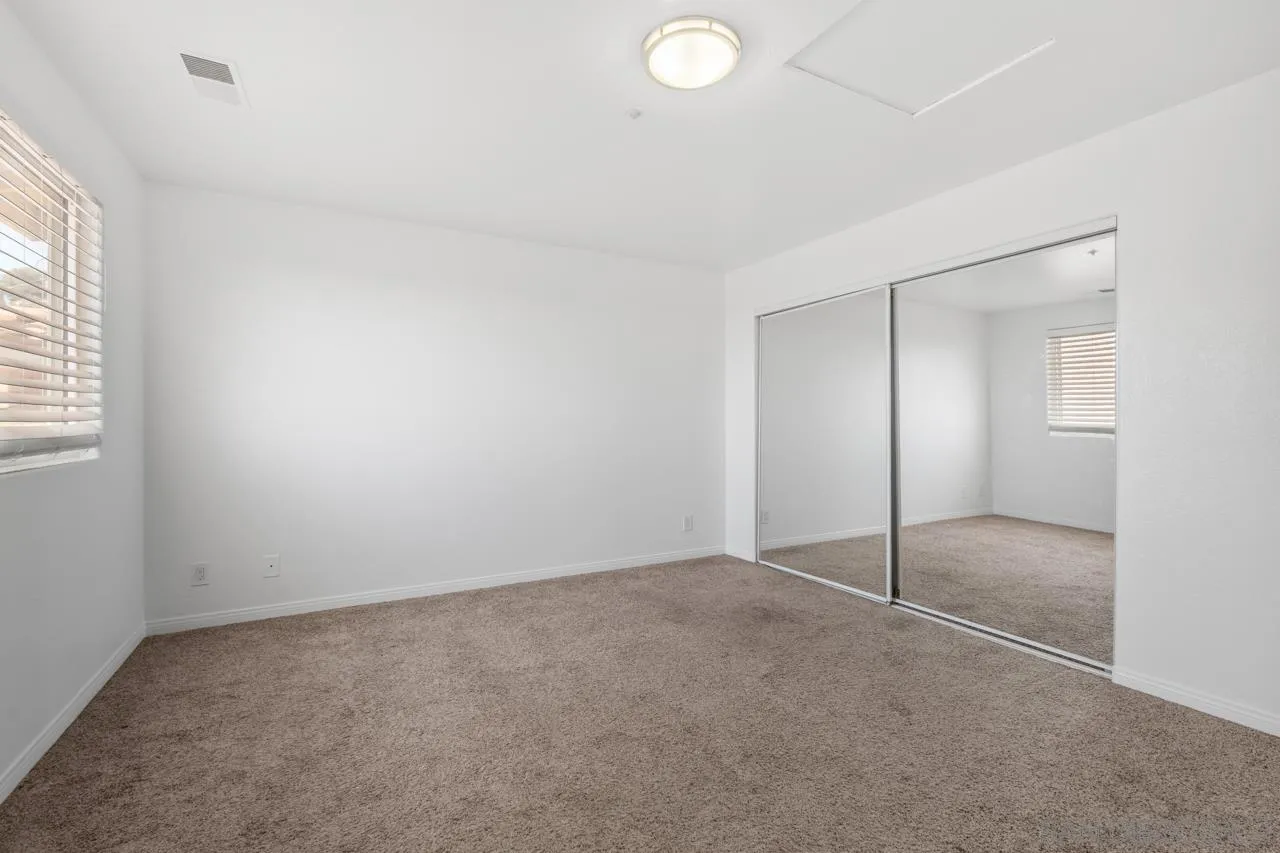 https://cdn.realtyfeed.com/cdn/127/260018051/ee7f03438943f6321c569564db310977.webp
