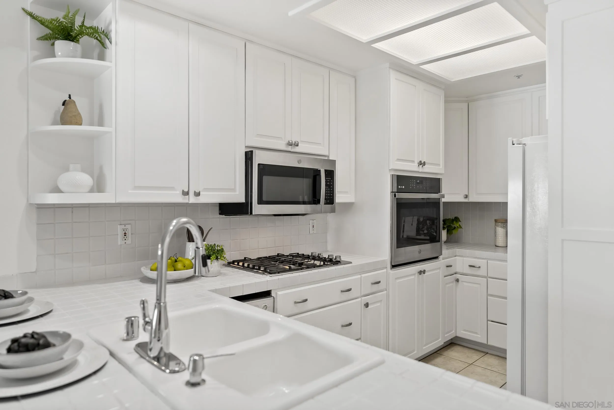 https://cdn.realtyfeed.com/cdn/127/260018054/131368aa1211d8a96a5dc6efffdff742.webp