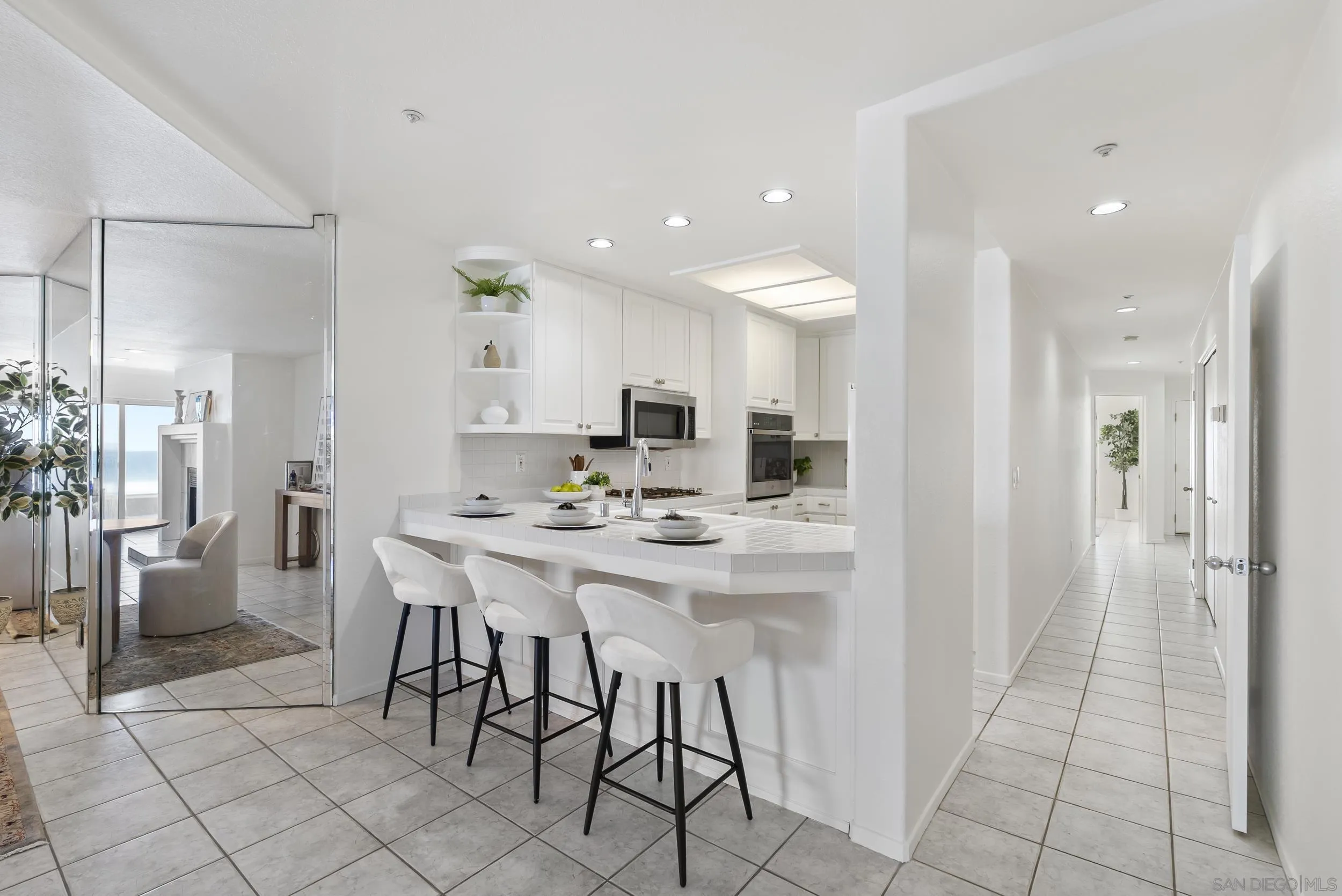 https://cdn.realtyfeed.com/cdn/127/260018054/ef18420d4f5be43f558eadb328a09b50.webp