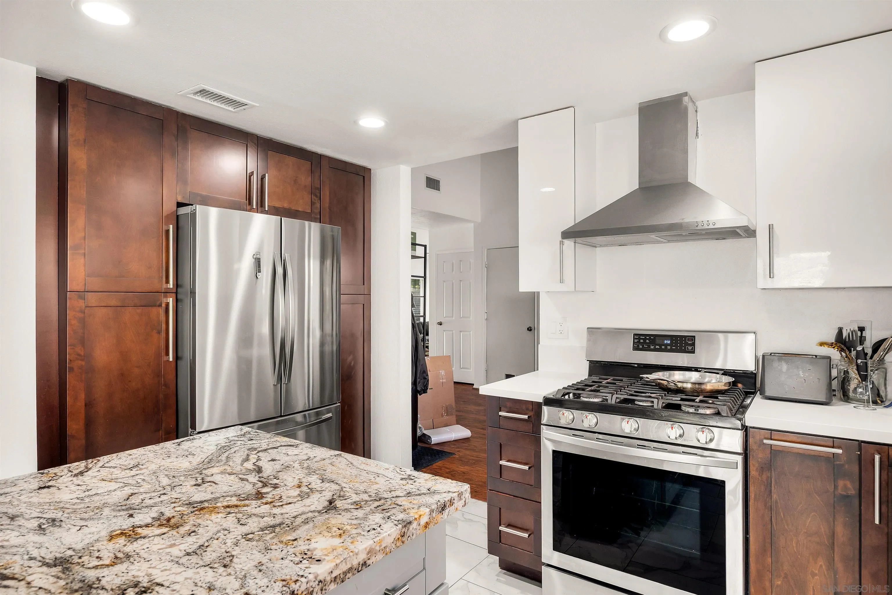 https://cdn.realtyfeed.com/cdn/127/260018060/2d57ec693341d607de5fd317597e8911.webp