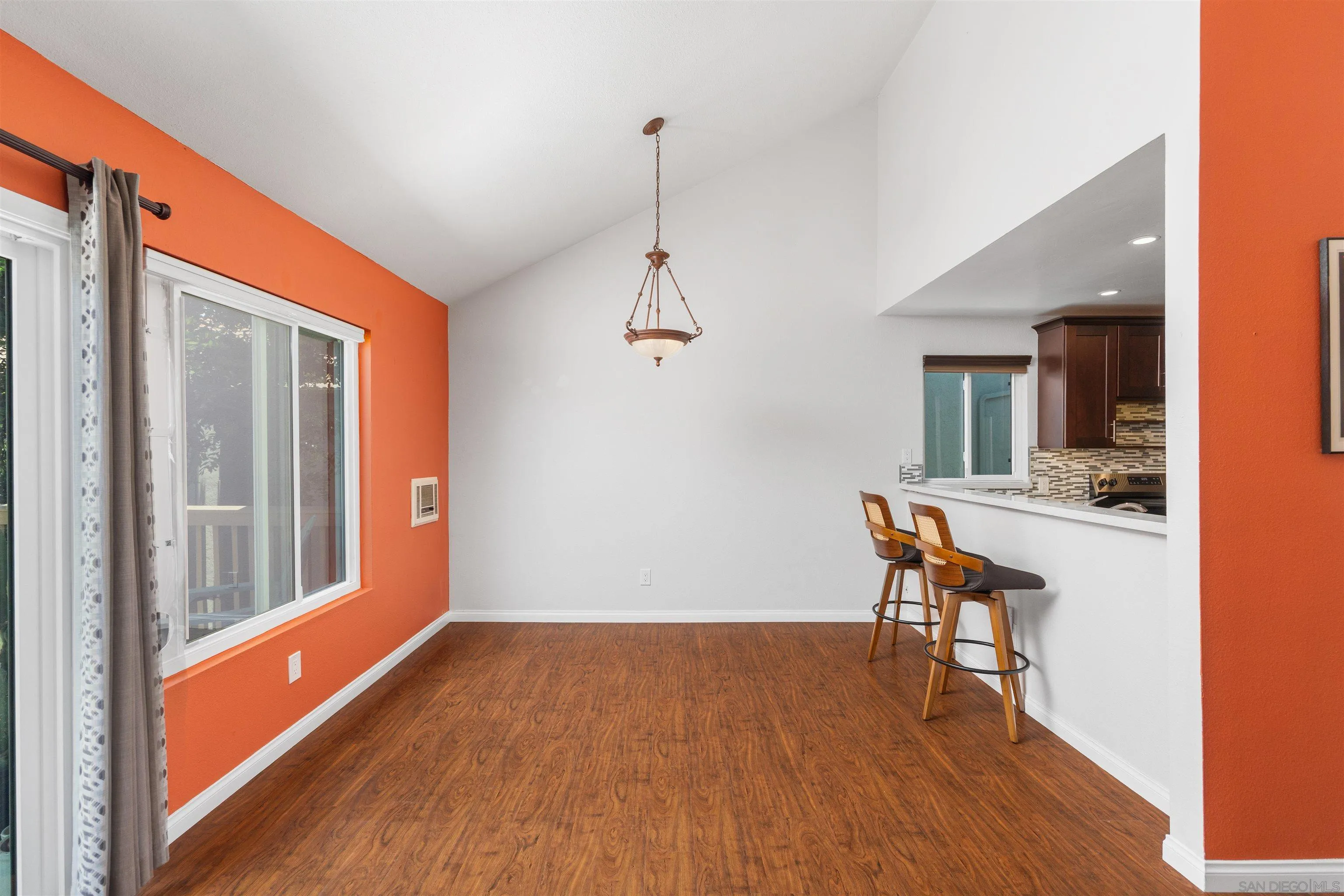 https://cdn.realtyfeed.com/cdn/127/260018062/3a3a1afba61b36782742043584c51efe.webp