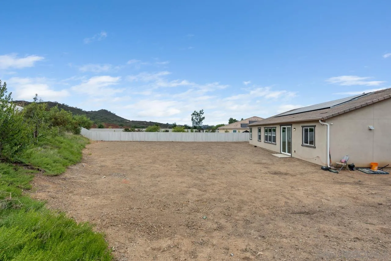 https://cdn.realtyfeed.com/cdn/127/260018068/0716a113a3200afd2f34afda40a15ed3.webp