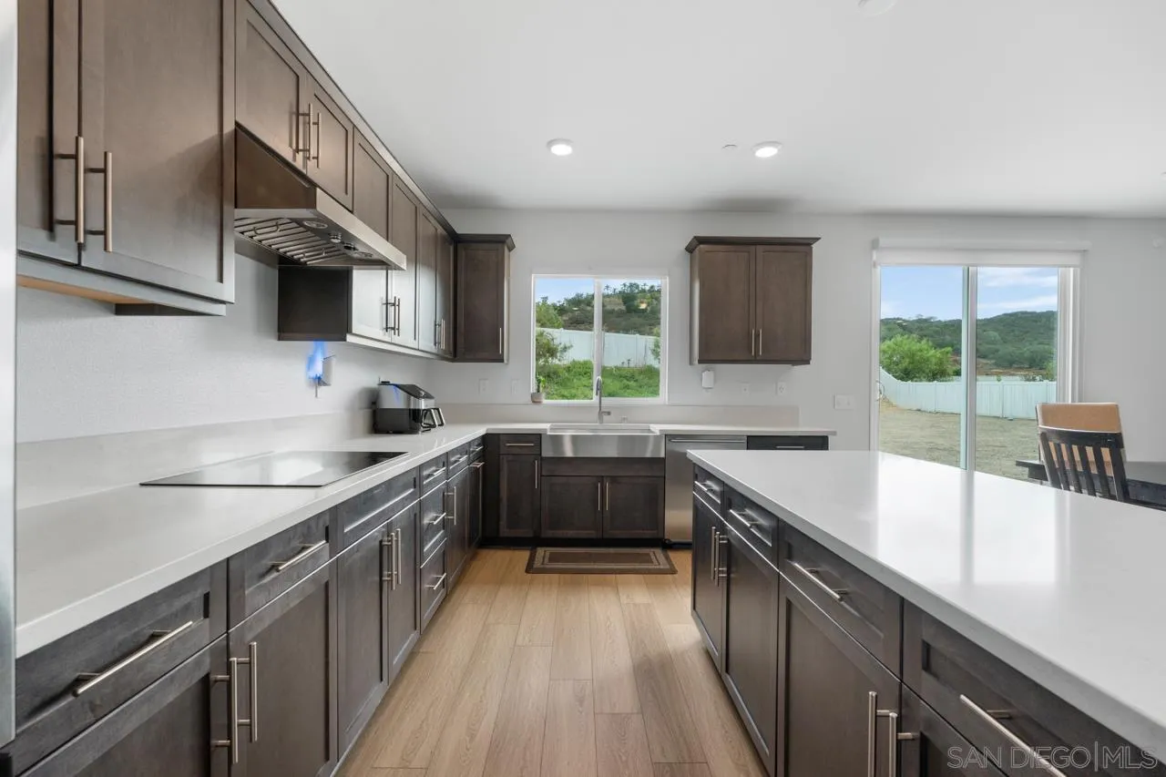 https://cdn.realtyfeed.com/cdn/127/260018068/17a582e23ba31df4c26fe9b081e9e876.webp
