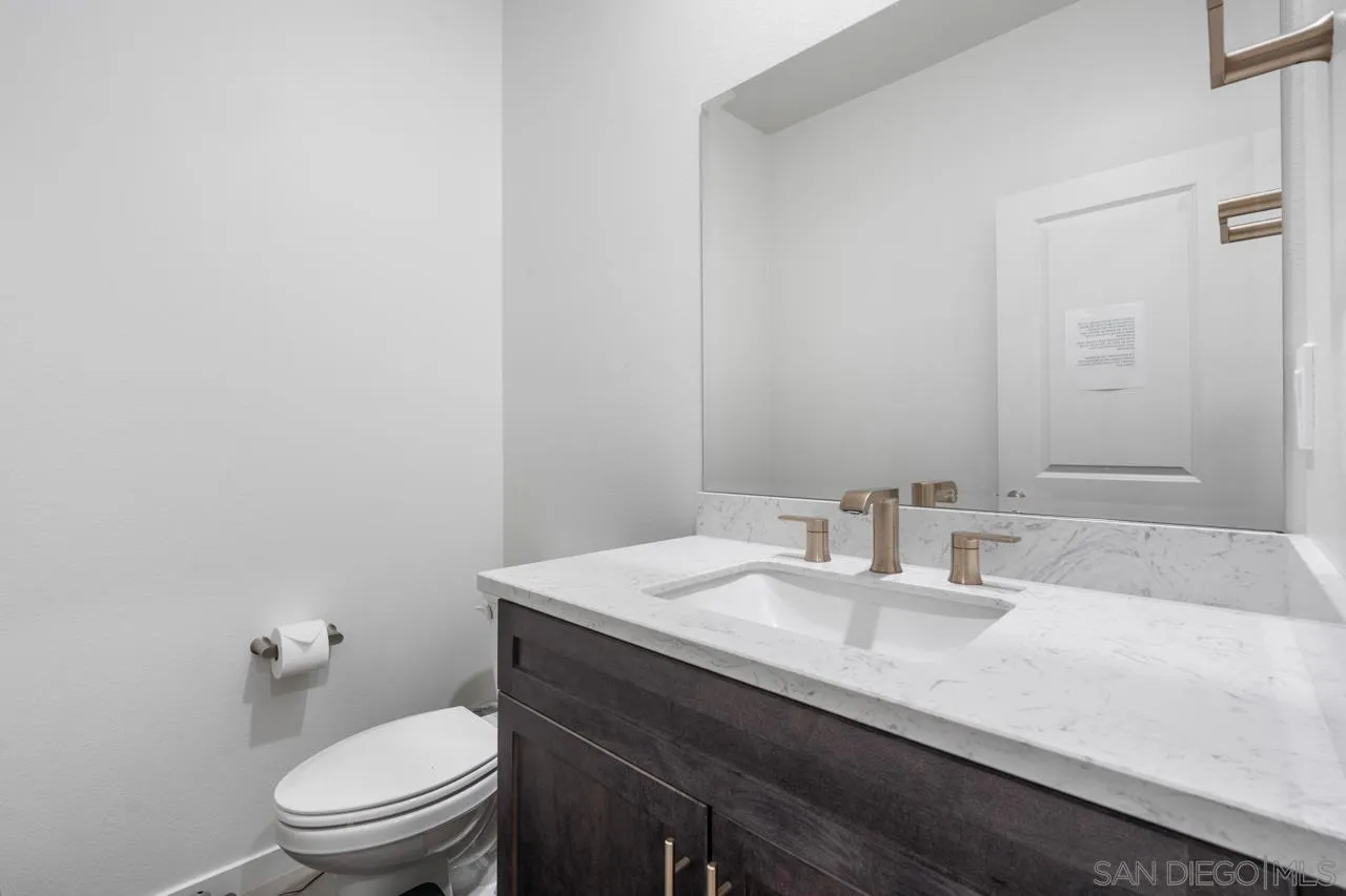 https://cdn.realtyfeed.com/cdn/127/260018068/37db05d6104d994a60e916840adc69ab.webp