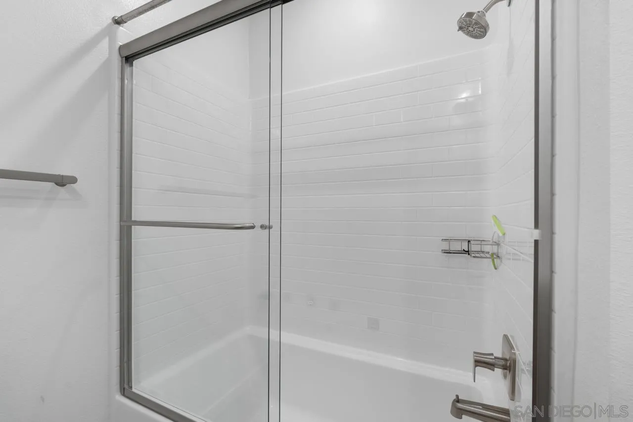 https://cdn.realtyfeed.com/cdn/127/260018068/bbff9813e682b90dd1df8969e68e3111.webp