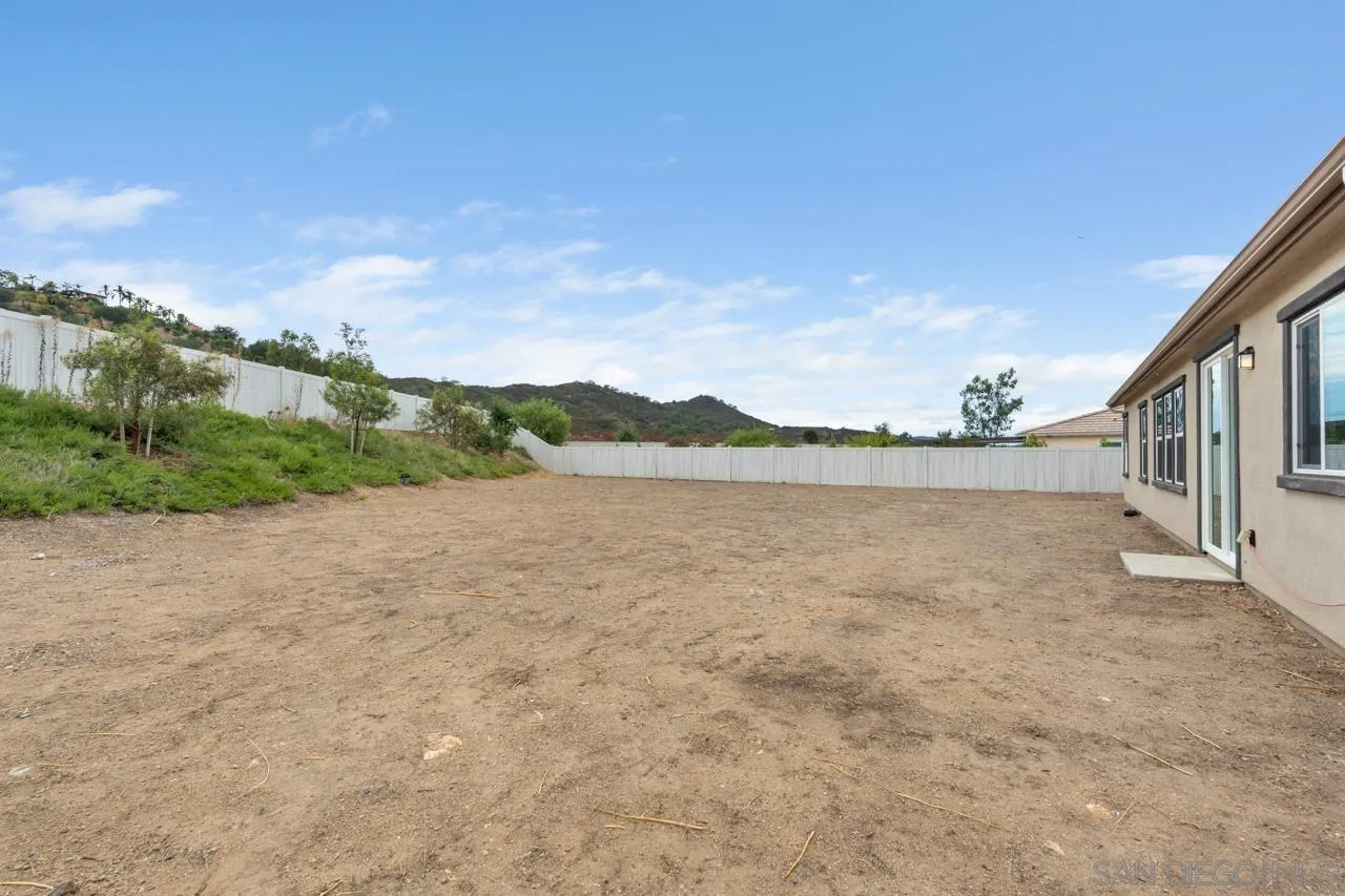 https://cdn.realtyfeed.com/cdn/127/260018068/ee026c6bd3d4bb96b4e22767d3a99b5a.webp