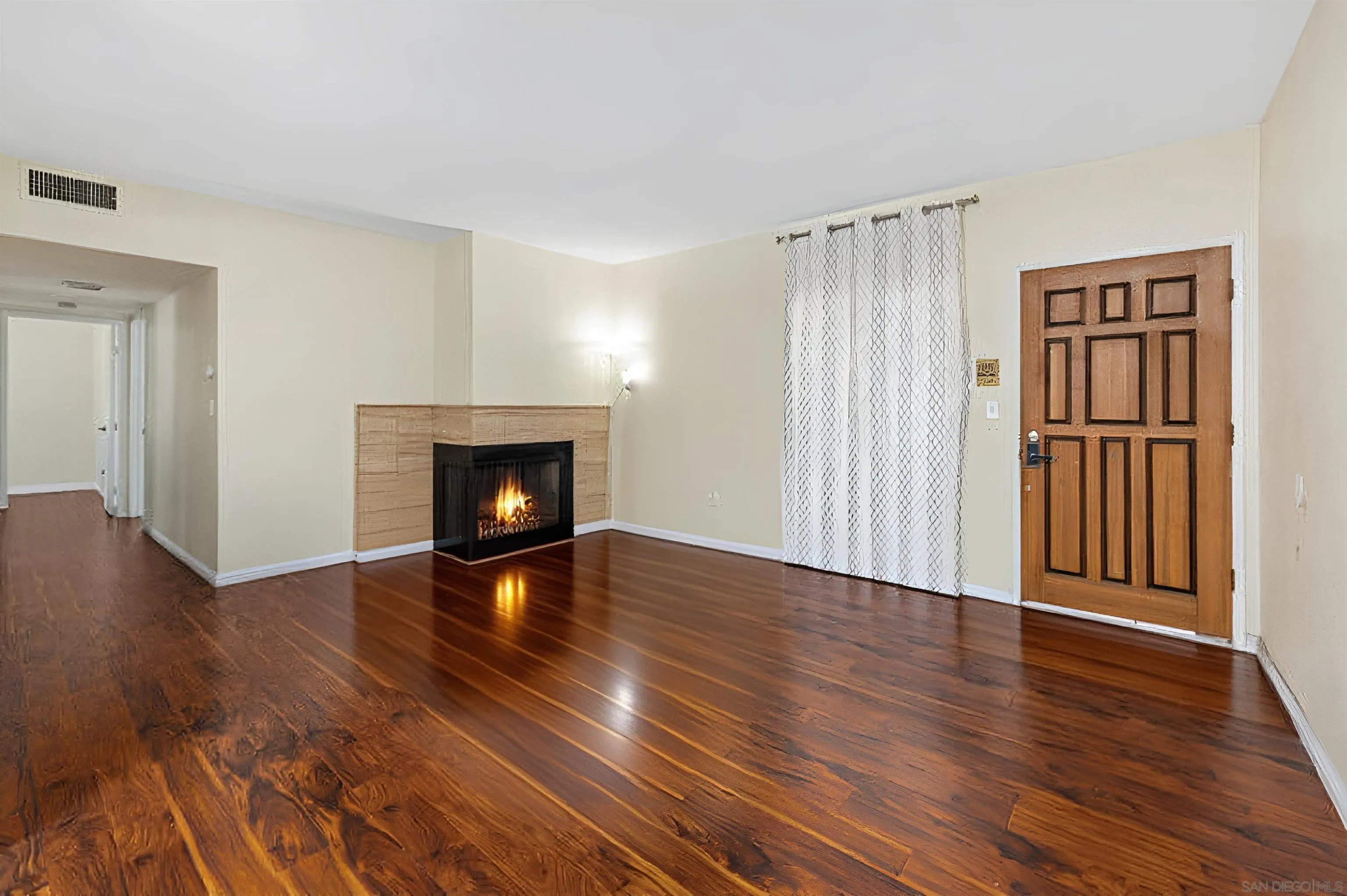 Photo #2: 260018070 Listing: Photo #2