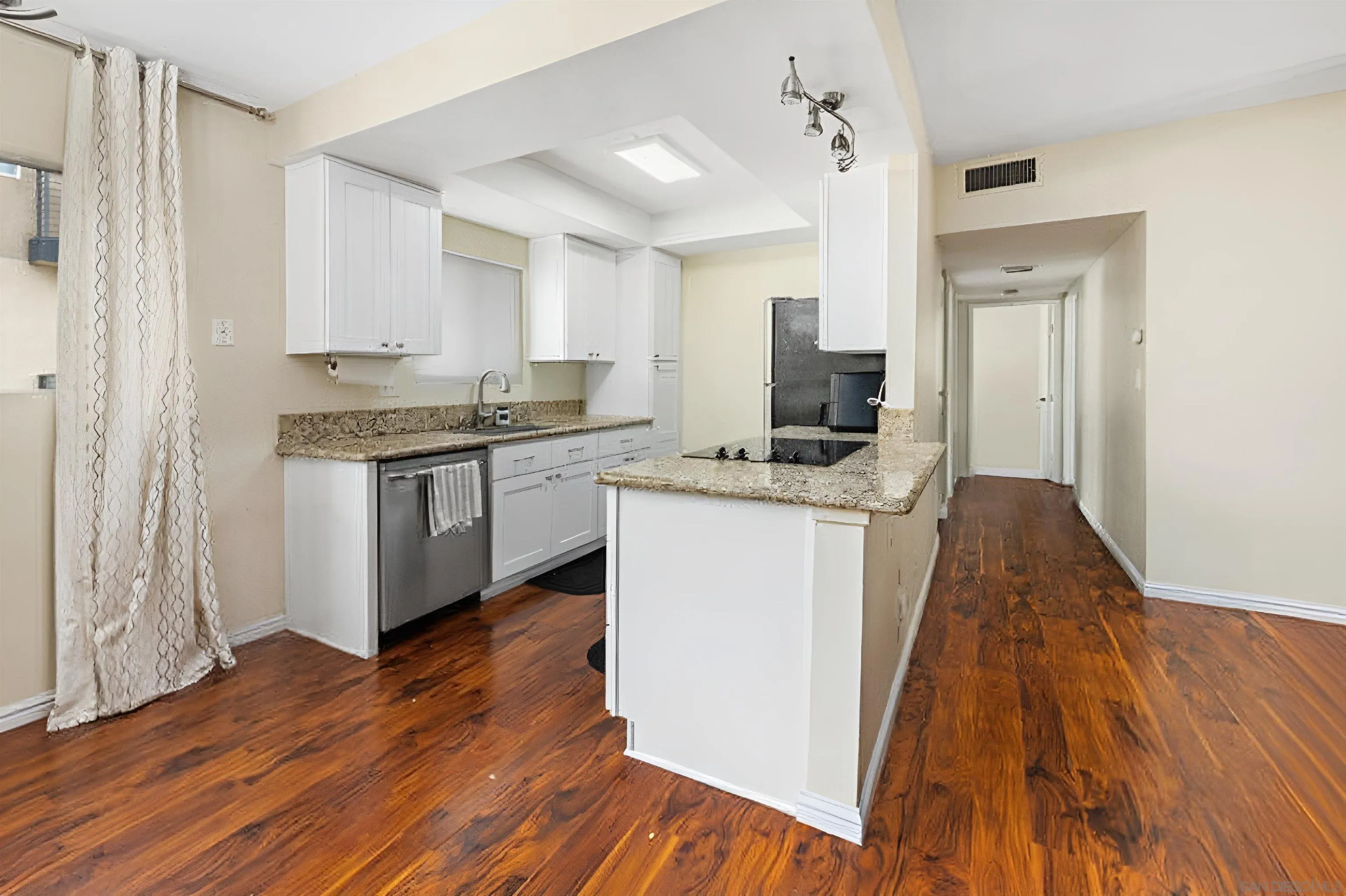 Photo #6: 260018070 Listing: Photo #6
