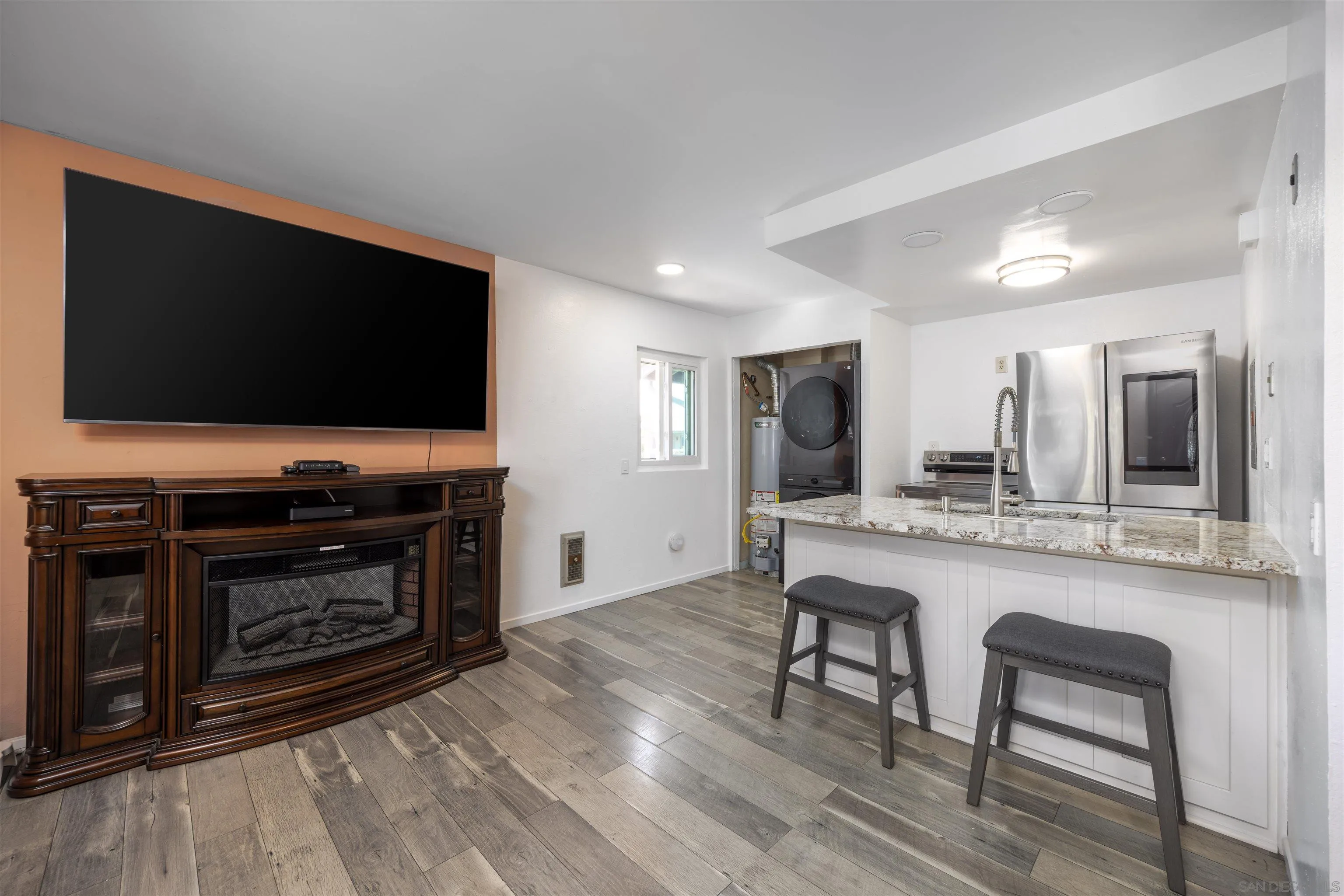https://cdn.realtyfeed.com/cdn/127/260018073/ef2db184835252cd6f45ca54cf6be69c.webp