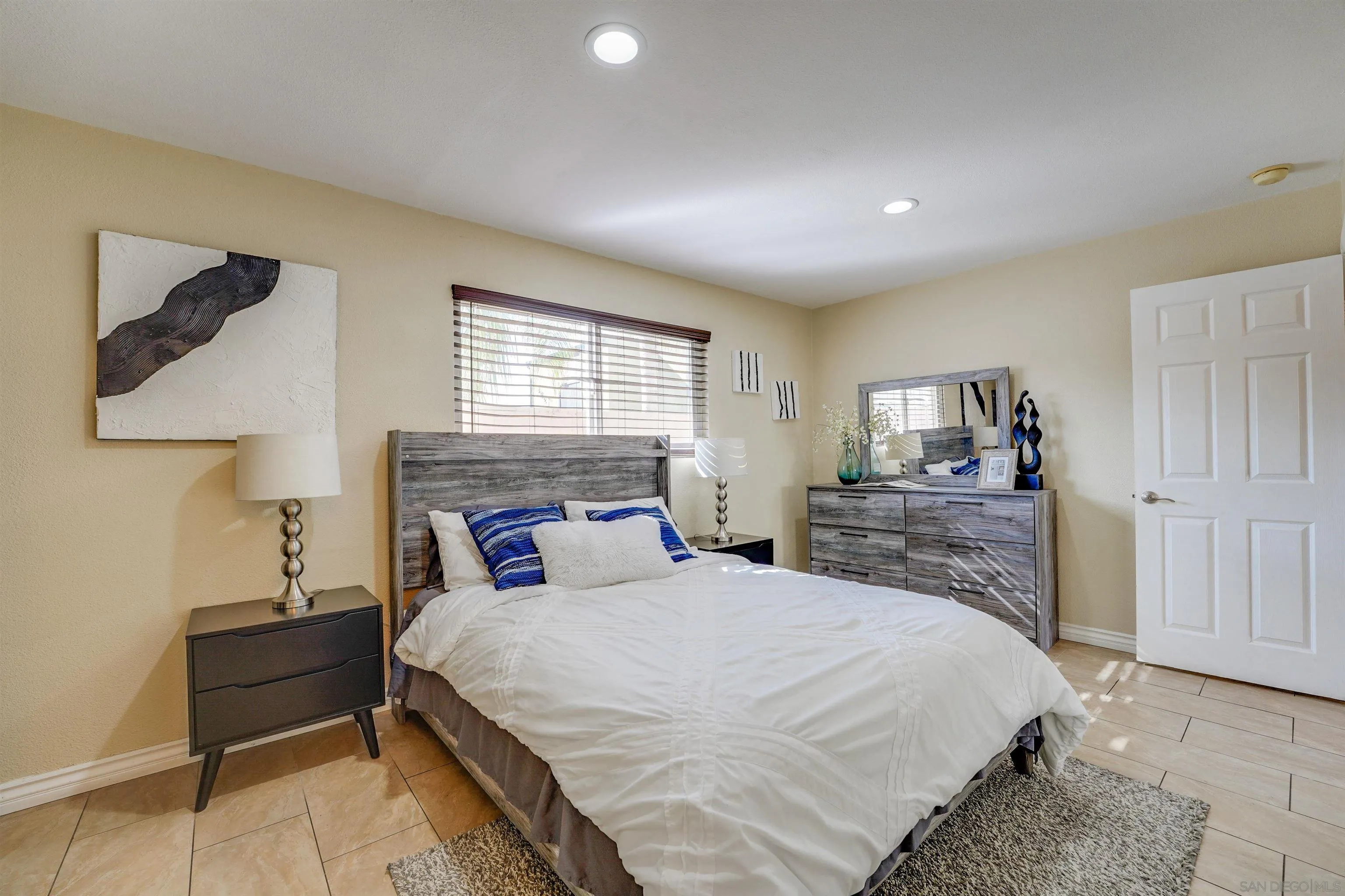 https://cdn.realtyfeed.com/cdn/127/260018085/24b44cf266b0ae9827cbc89ecbefd51b.webp