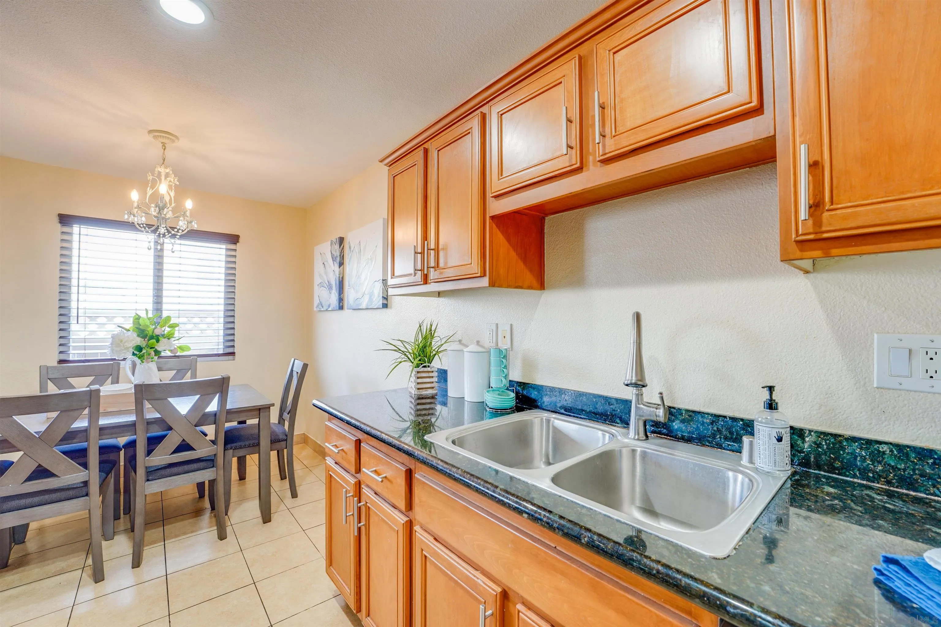 Photo #8: 260018085 Listing: Photo #8