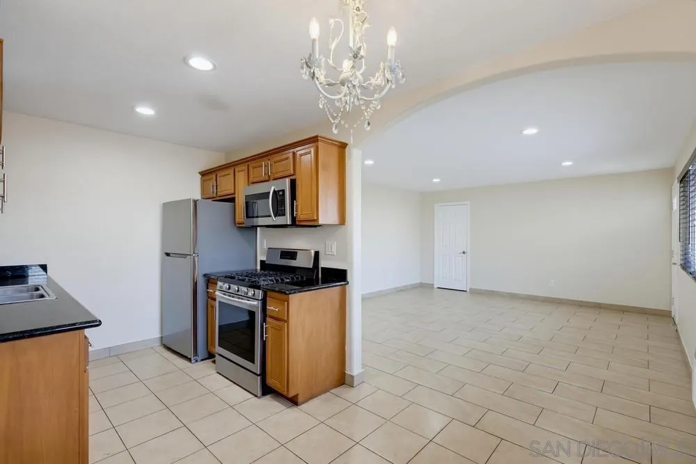 https://cdn.realtyfeed.com/cdn/127/260018085/f36be11adf9d88ea37ddb538f26046ac.webp