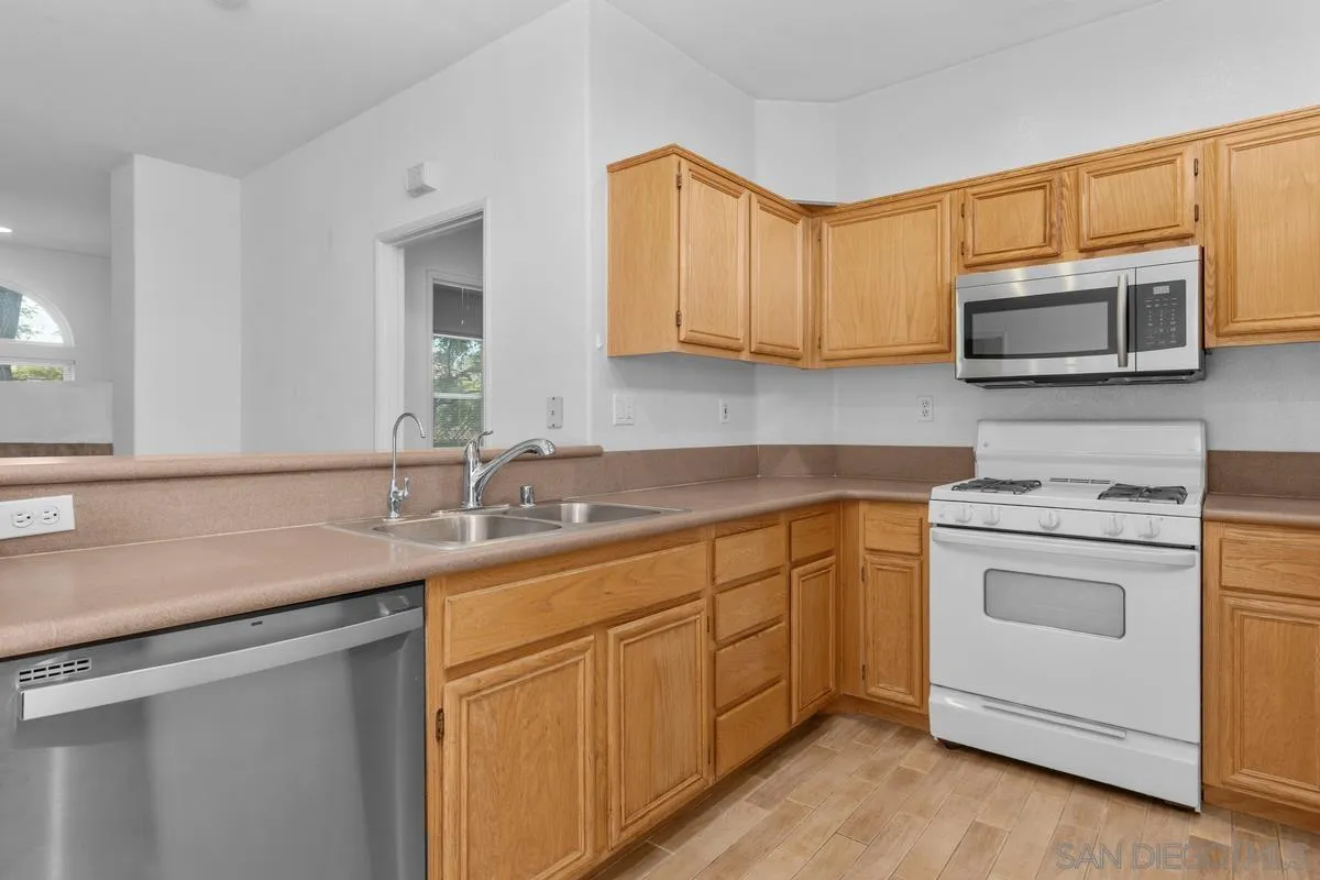 Photo #18: 260018086 Listing: Photo #18