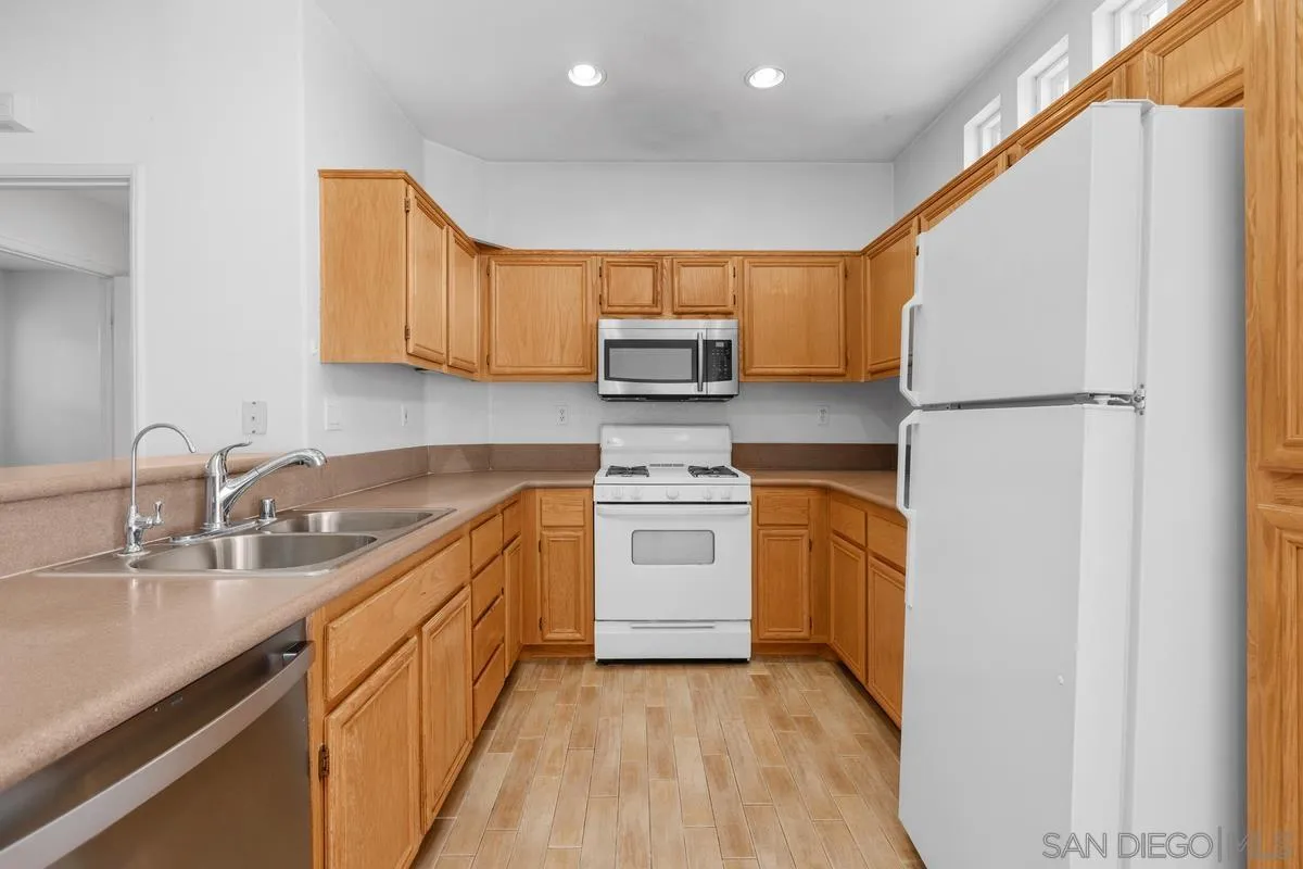 Photo #17: 260018086 Listing: Photo #17