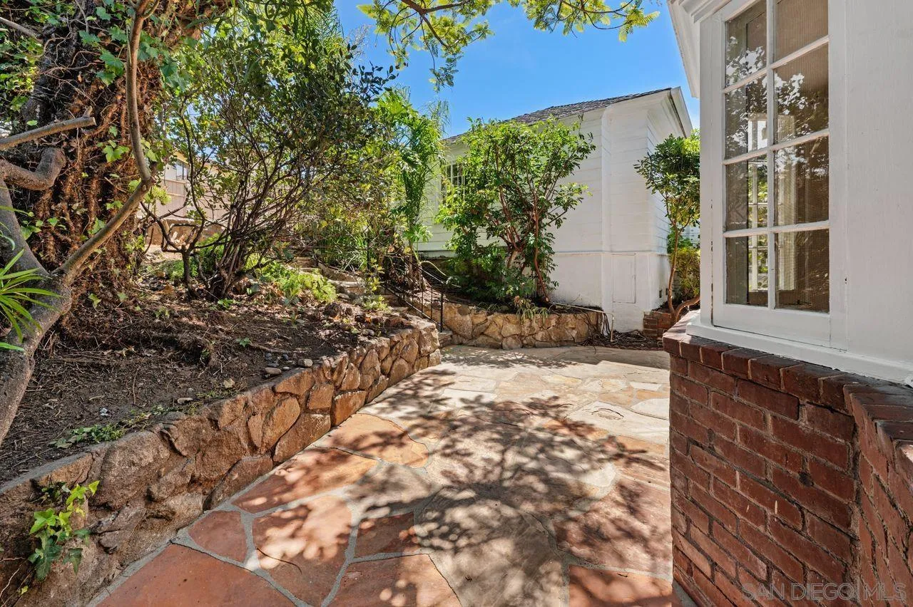 https://cdn.realtyfeed.com/cdn/127/260018087/30002f7d0299ad44e29052772c7bfc64.webp