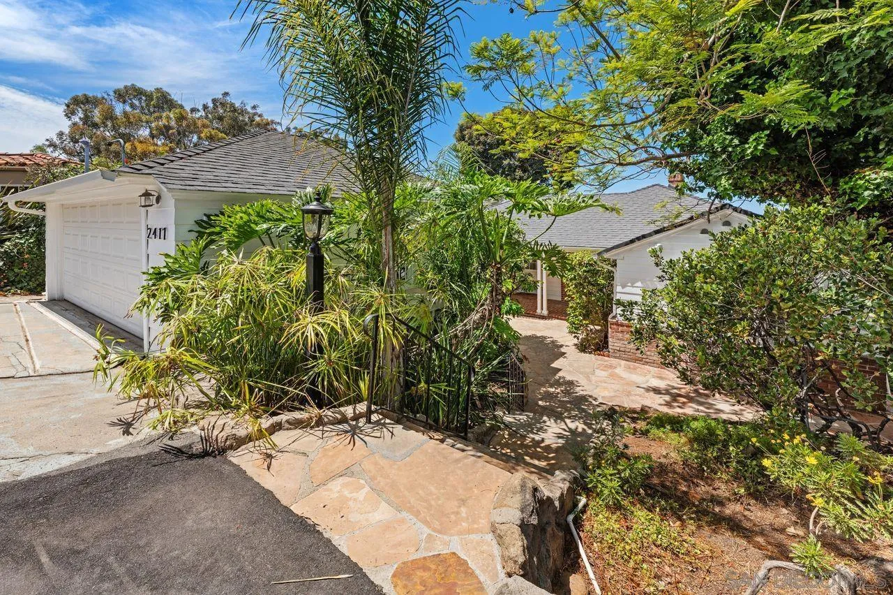 https://cdn.realtyfeed.com/cdn/127/260018087/31517a055aff0b96c7e92f0db38c9da5.webp