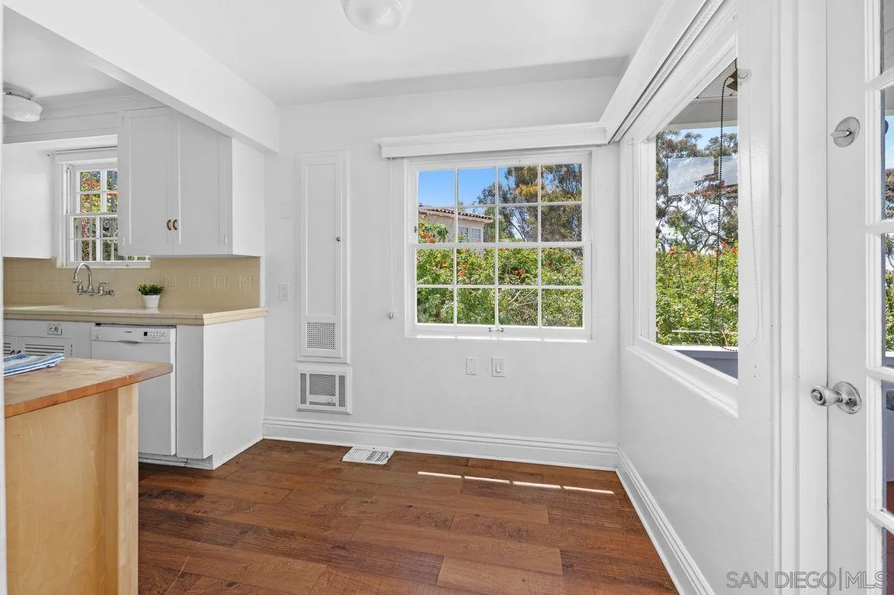 https://cdn.realtyfeed.com/cdn/127/260018087/a3465dbb8c21e7c1f3e799176d762bc7.webp