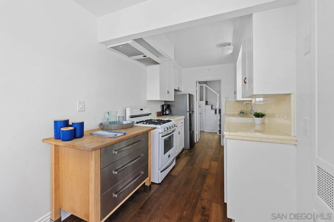 https://cdn.realtyfeed.com/cdn/127/260018087/aeb4ca7a10026b707dbc6edeedd686df.webp