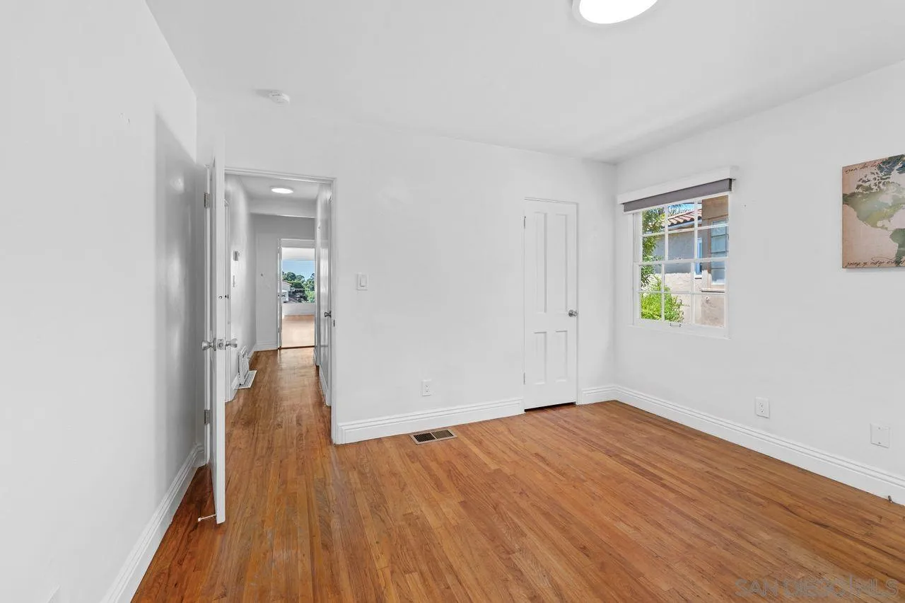 https://cdn.realtyfeed.com/cdn/127/260018087/d1a15adc0748208c643aa9e86233b700.webp