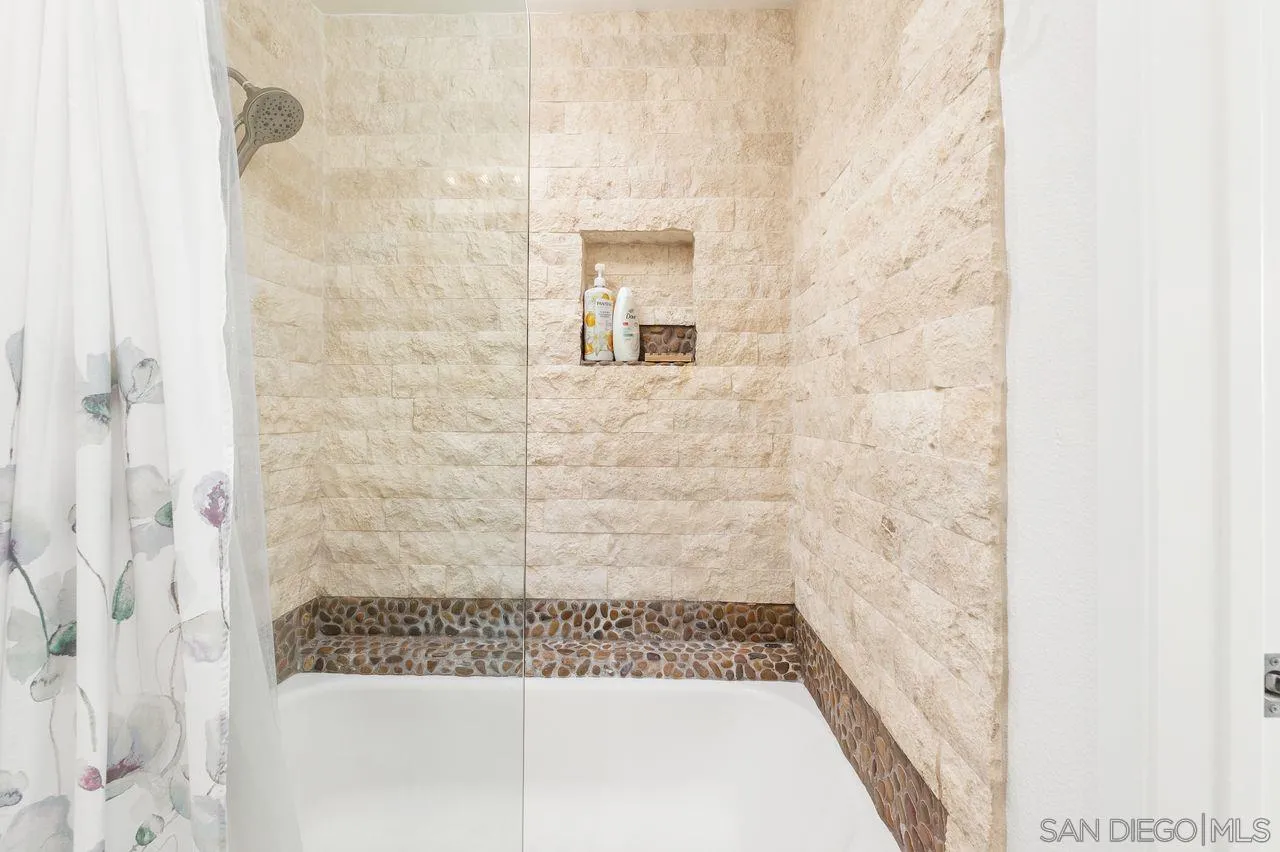 https://cdn.realtyfeed.com/cdn/127/260018097/53ef28ab04c474d3ce5c110e99d71d00.webp