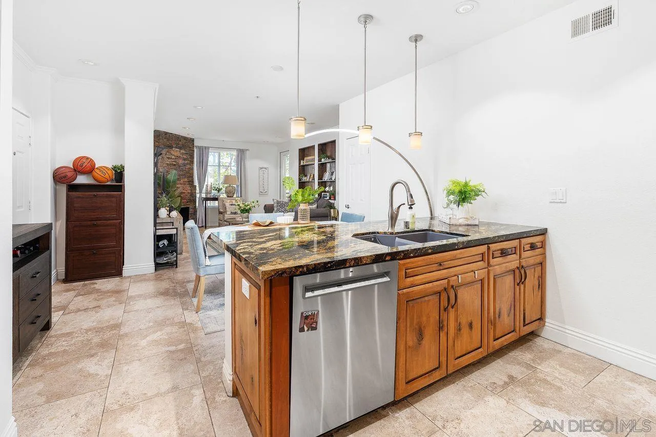 https://cdn.realtyfeed.com/cdn/127/260018097/5a830bf8236ef23f2c410ab634a2007d.webp