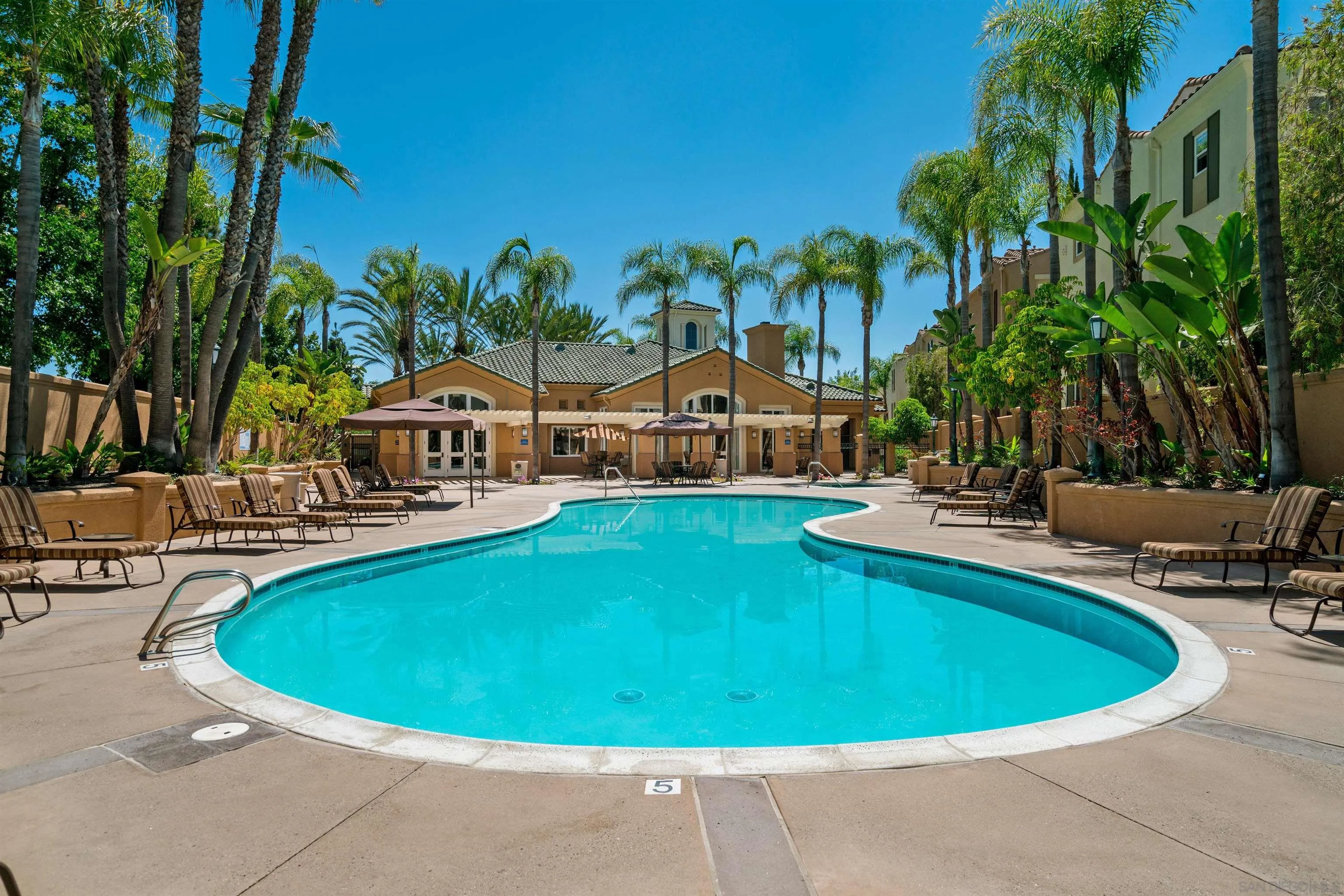 https://cdn.realtyfeed.com/cdn/127/260018097/6d38d0a709b751d90f10aeff5924e971.webp