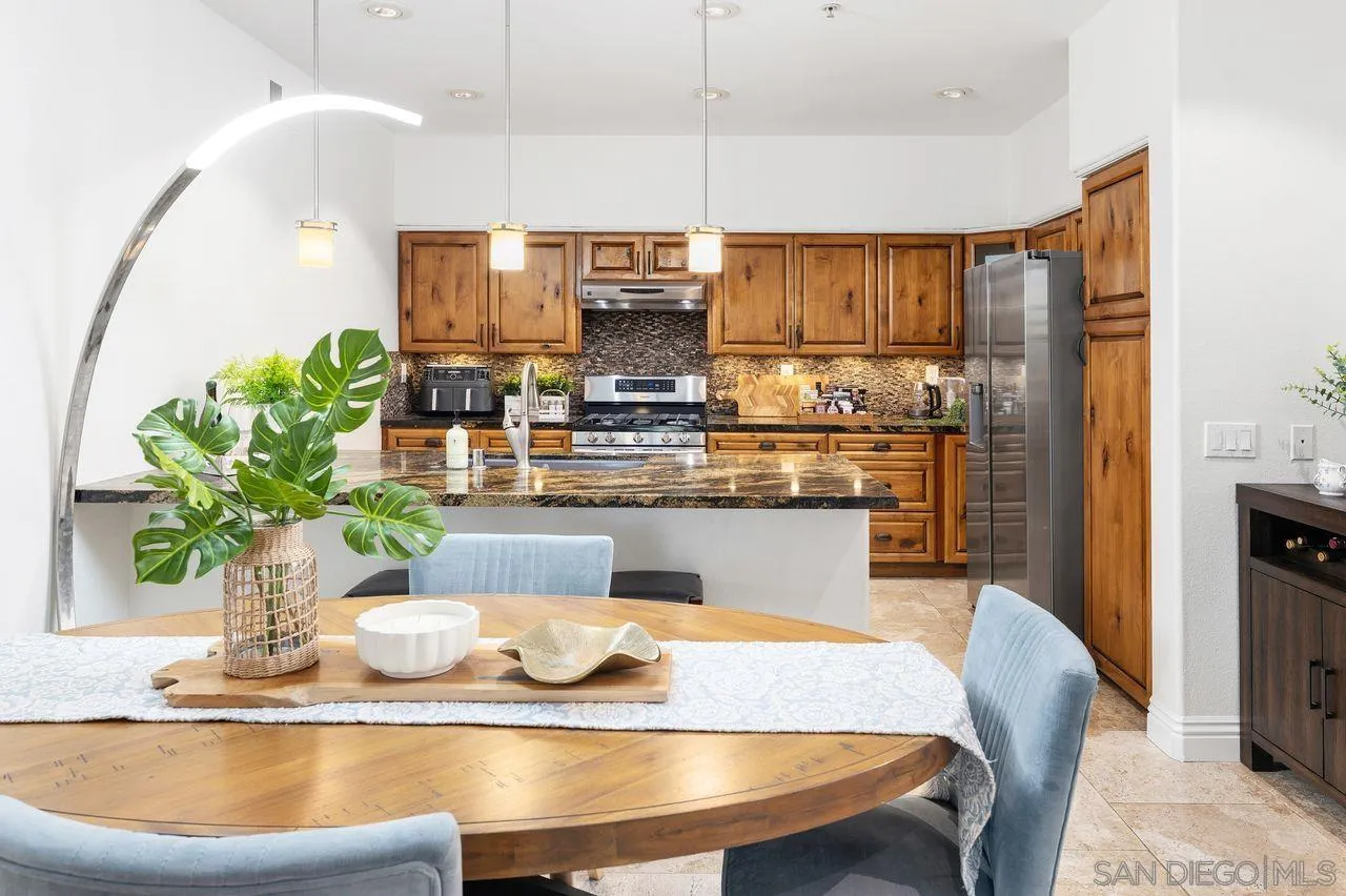https://cdn.realtyfeed.com/cdn/127/260018097/c7d268985e6b3991a35559fee5001599.webp